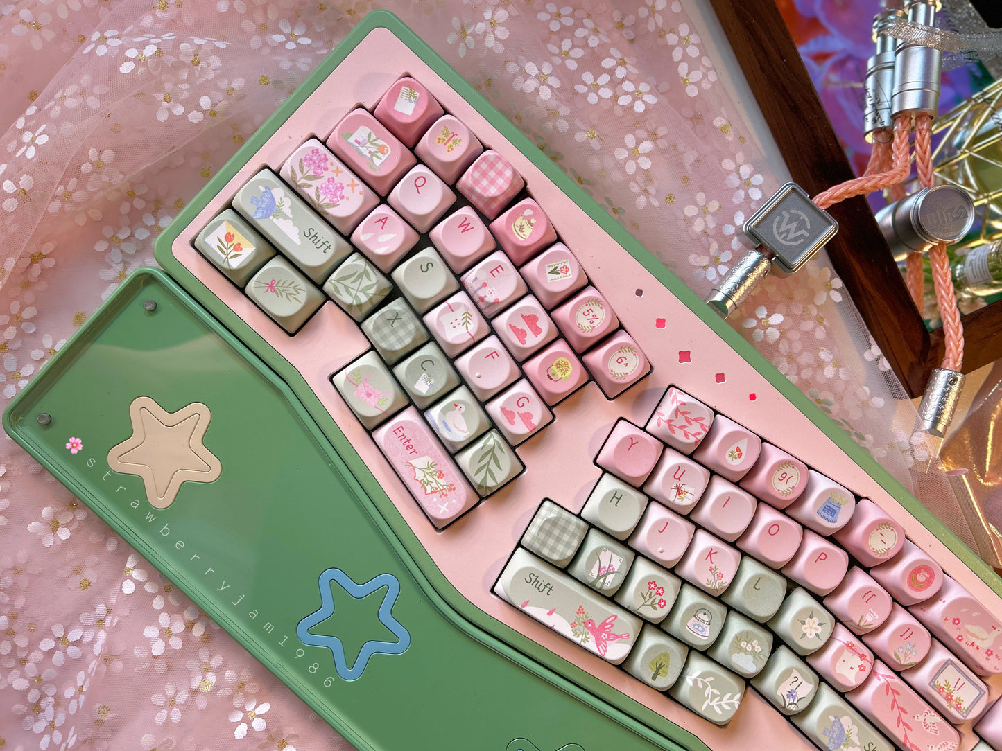 ONLY 1 INSTOCK Prebuilt Aluminum Customized Mechanical Keyboard StarAlice Pink Green Ergonomic Set With Wristrest (not including number pad)