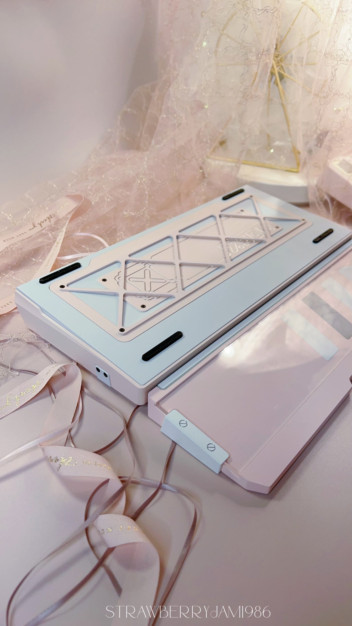 【PREORDER】Prebuilt ZOOM75 TIGA strawberry icecream pastel Pink tri_mode Aluminum Customized Mechanical Keyboard set (not including number pad nor wristrest)