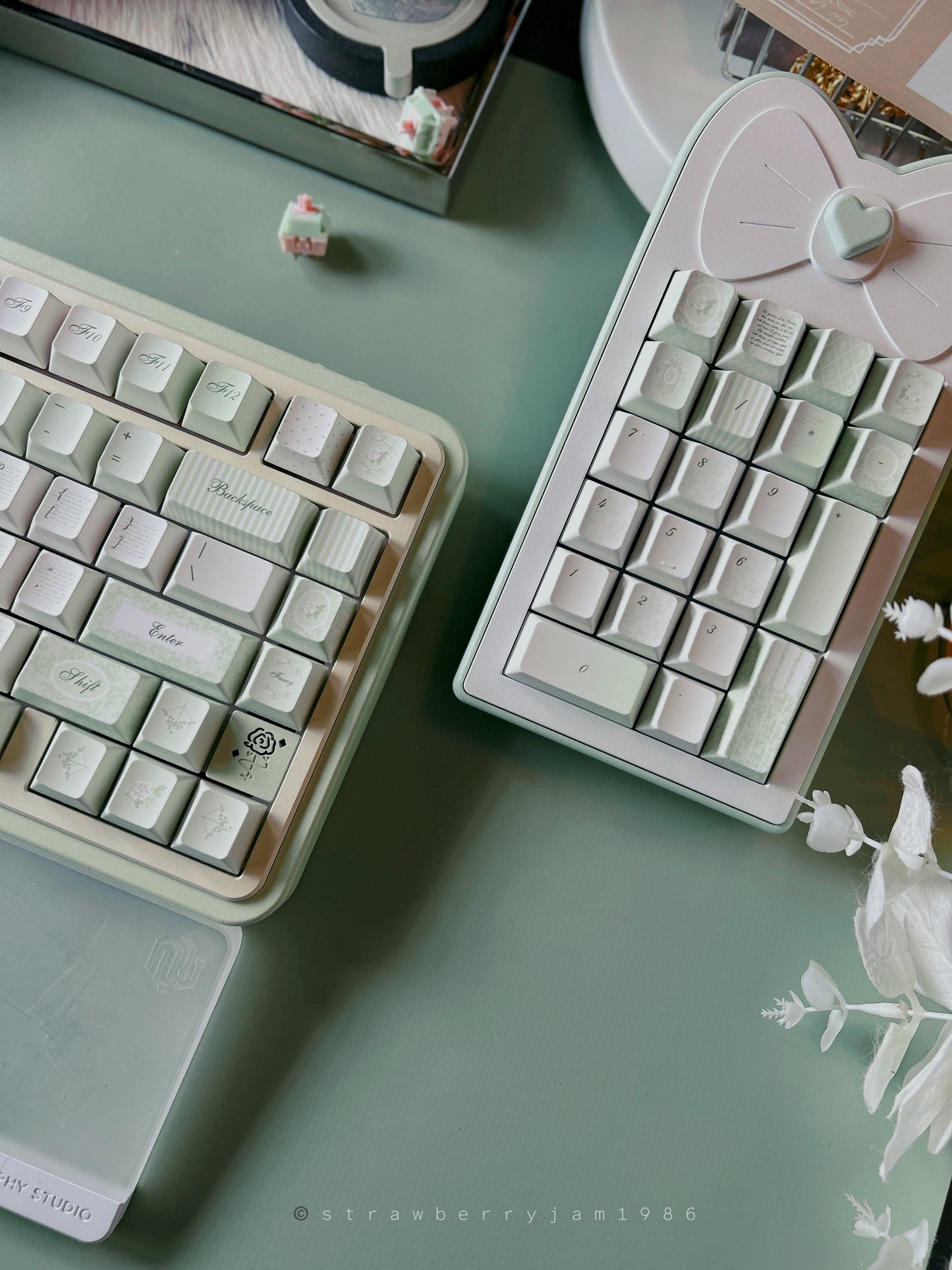 PREORDER Prebuilt Aluminum Customized Mechanical Keyboard LOVELETTER75 + blockboy bow pad set (not including wristrest)