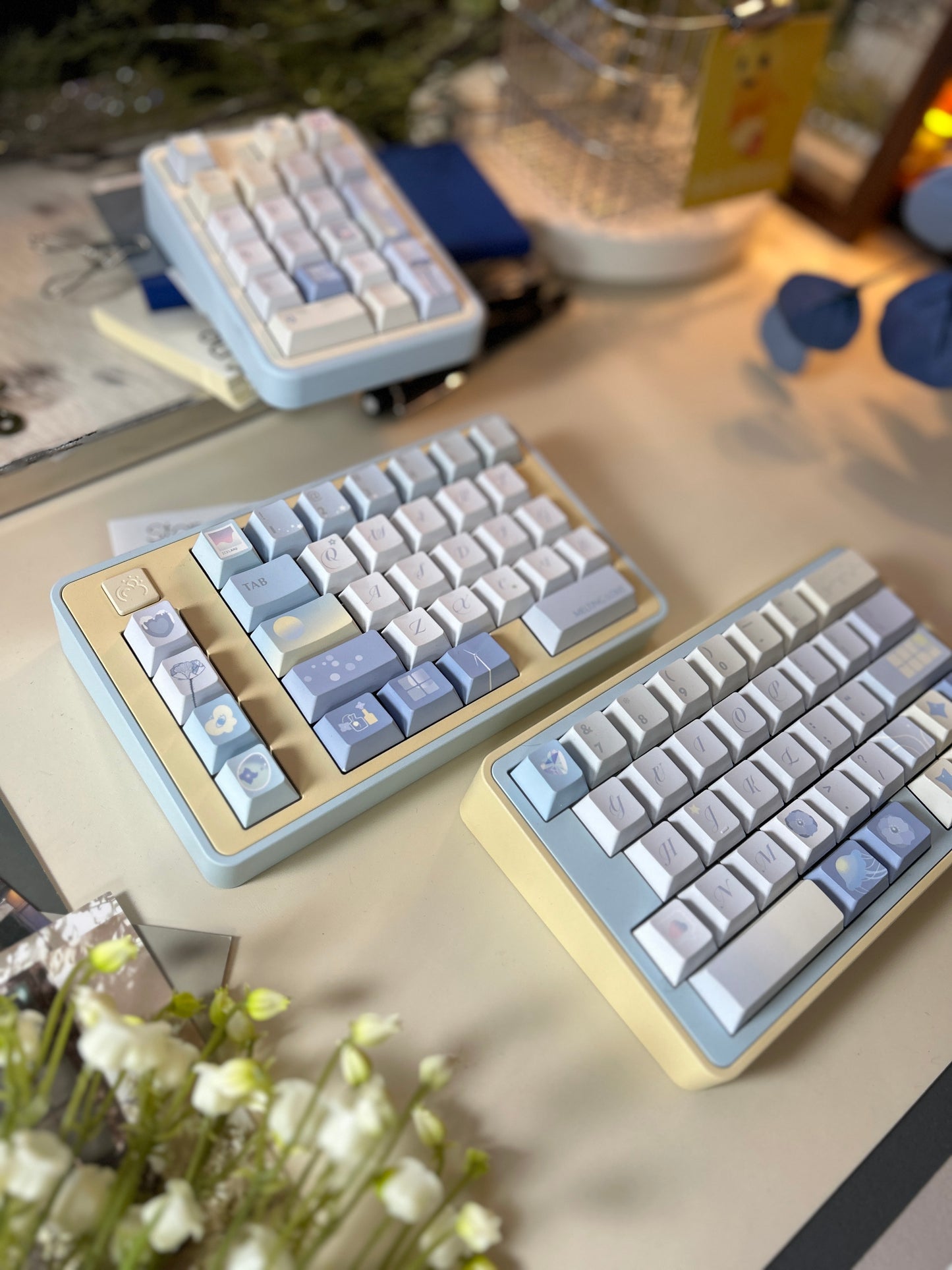 #0173 52Hz Pale Yellow Blue Keycap Cherry Profile