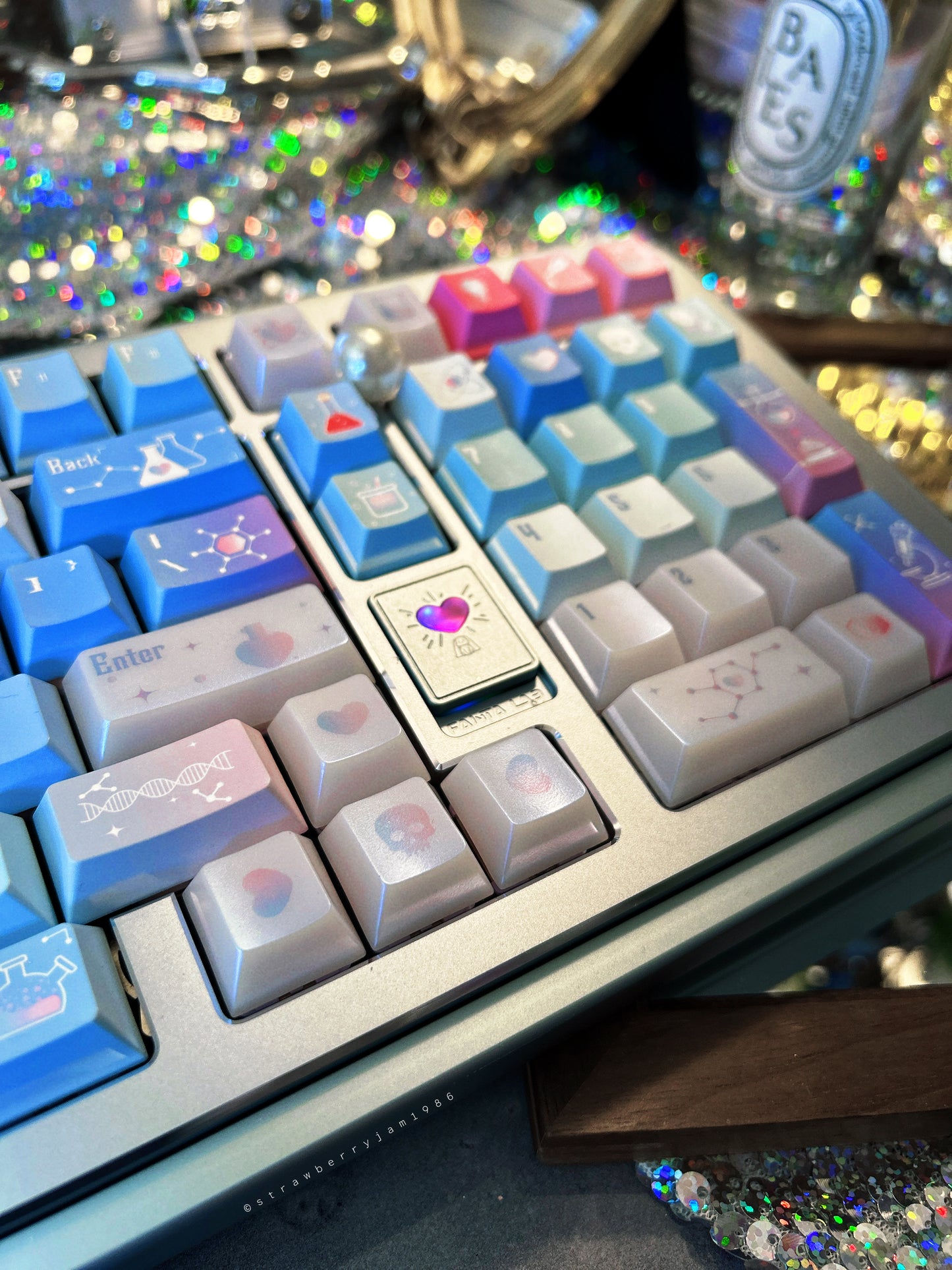 Preorder Prebuilt Aluminum Customized Mechanical Keyboard Rich98 Silver Blue Set With Heartbeat Lab keycap set(not including the Wristrest)