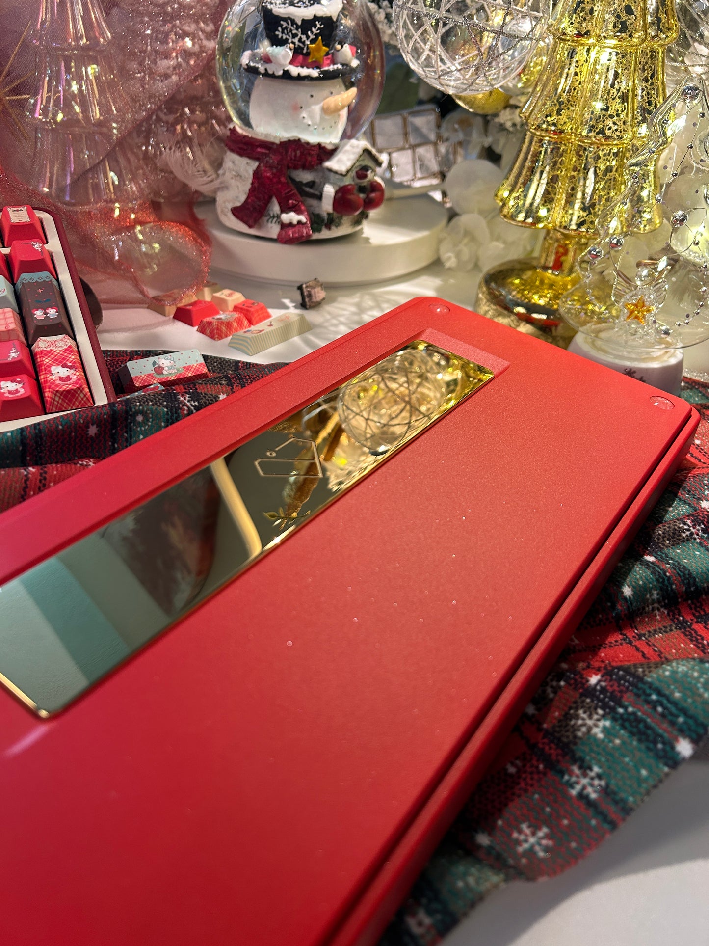 PREORDER Prebuilt Nova75 Red Chrismas Limited Edition Aluminum Customized Mechanical Keyboard(not including number pad, keycaps will be in moa profile and the top right corner will be customized a little bit different)