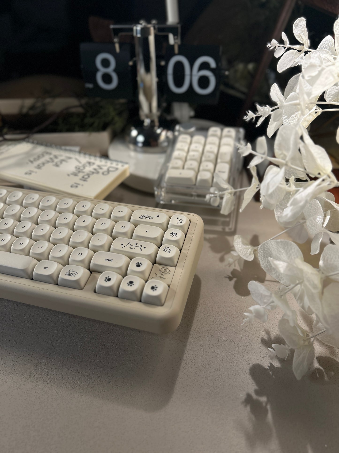ONLY 1 INSTOCK Prebuilt Aluminum Customized Mechanical Keyboard ROSE65 Creamy white set