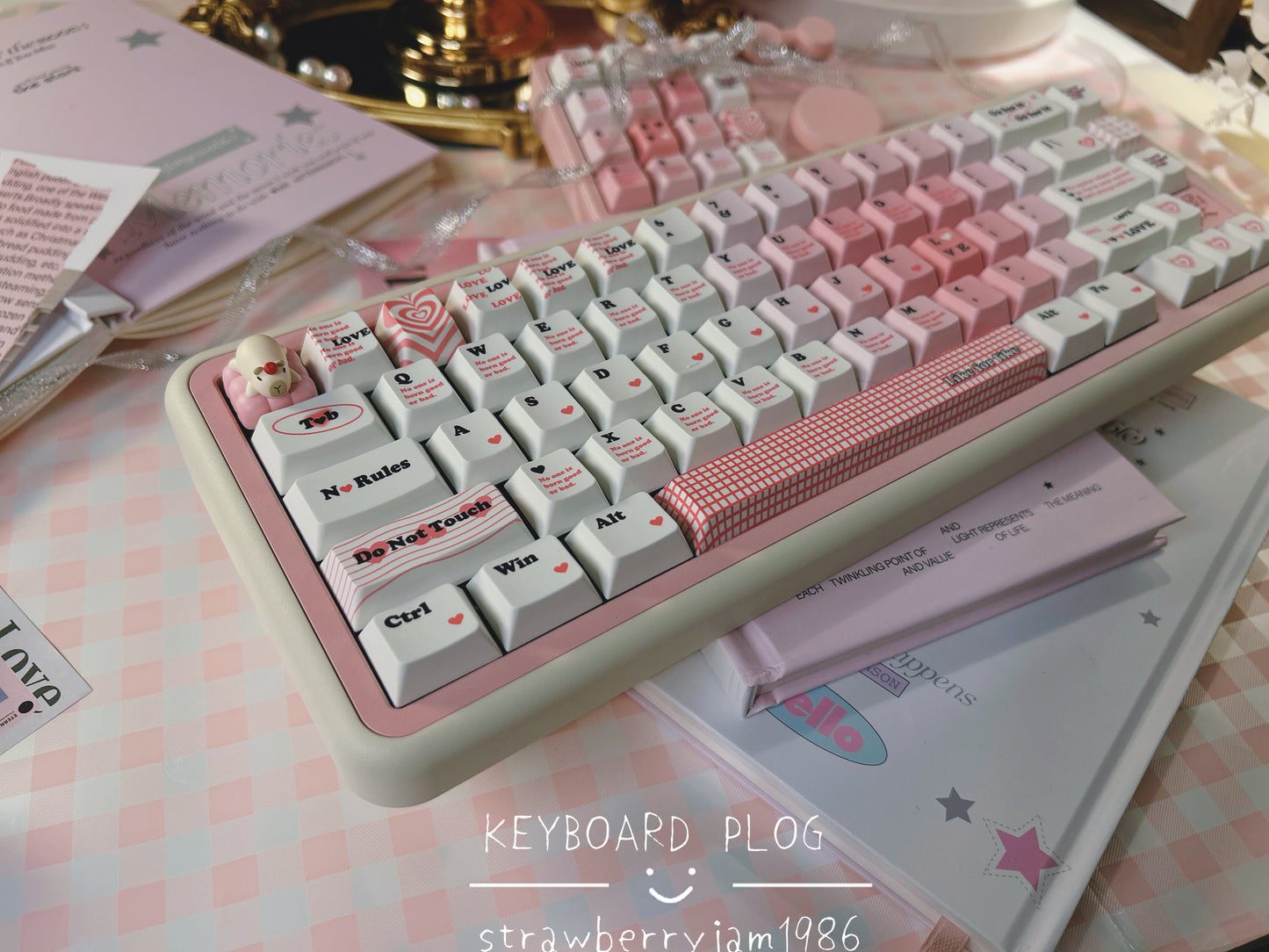 ONLY 1 INSTOCK Prebuilt Aluminum Customized Mechanical Keyboard ROSE65 Creamy Pink(not including the number pad)