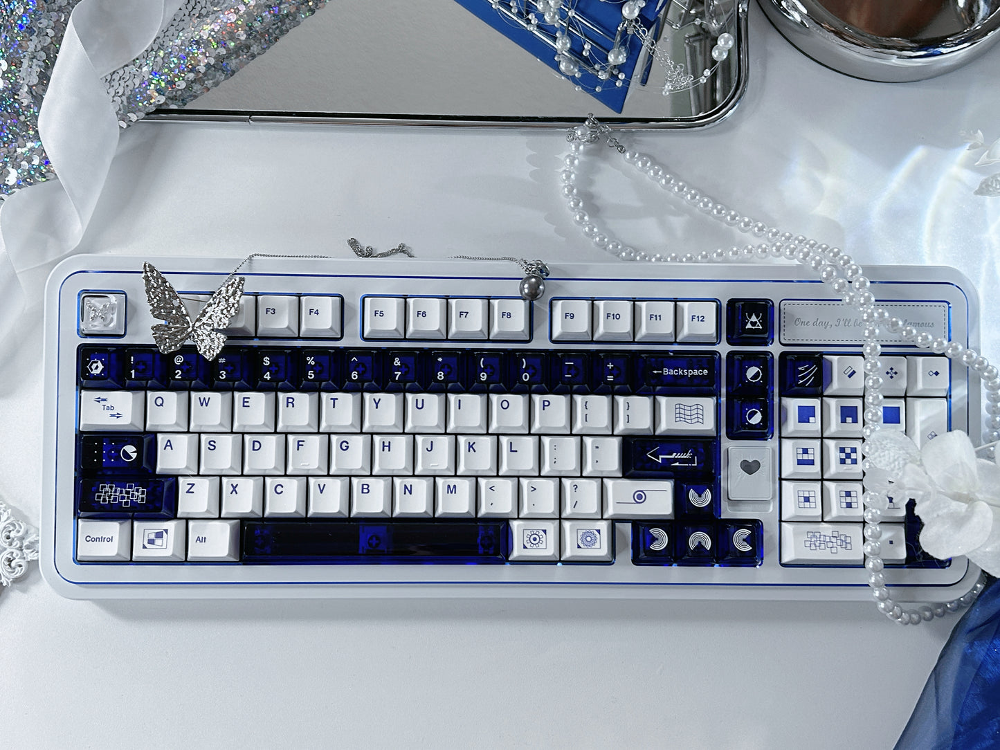 ONLY 1 Instock Prebuilt Aluminum Customized Mechanical Keyboard Rich98 Cold White Silver_Blue Highlighter Set(not including butterfly and pearl decoration)