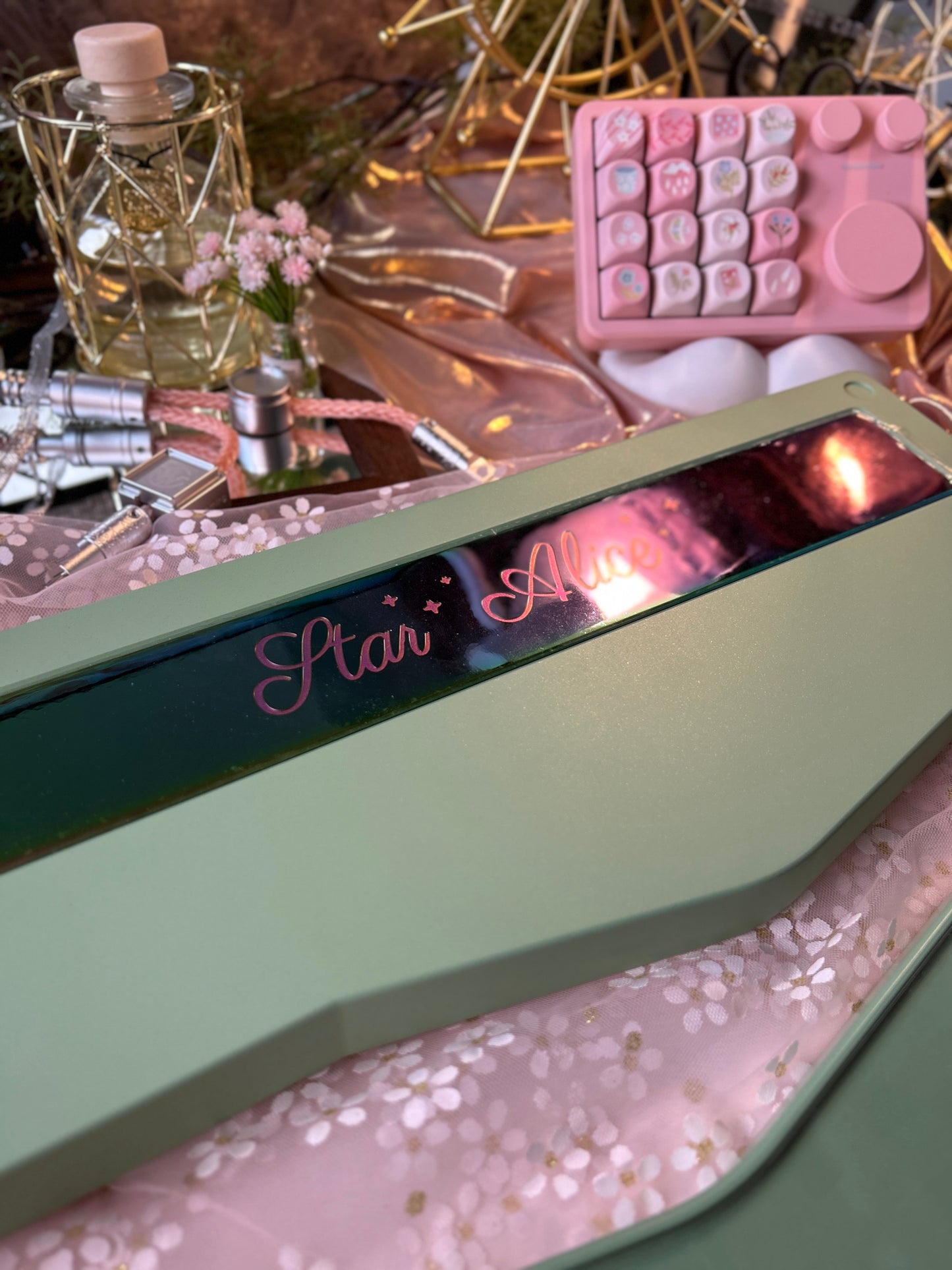 ONLY 1 INSTOCK Prebuilt Aluminum Customized Mechanical Keyboard StarAlice Pink Green Ergonomic Set With Wristrest (not including number pad)
