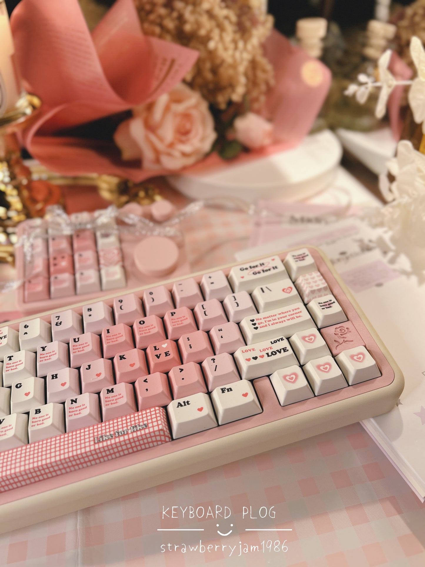 ONLY 1 INSTOCK Prebuilt Aluminum Customized Mechanical Keyboard ROSE65 Creamy Pink(not including the number pad)