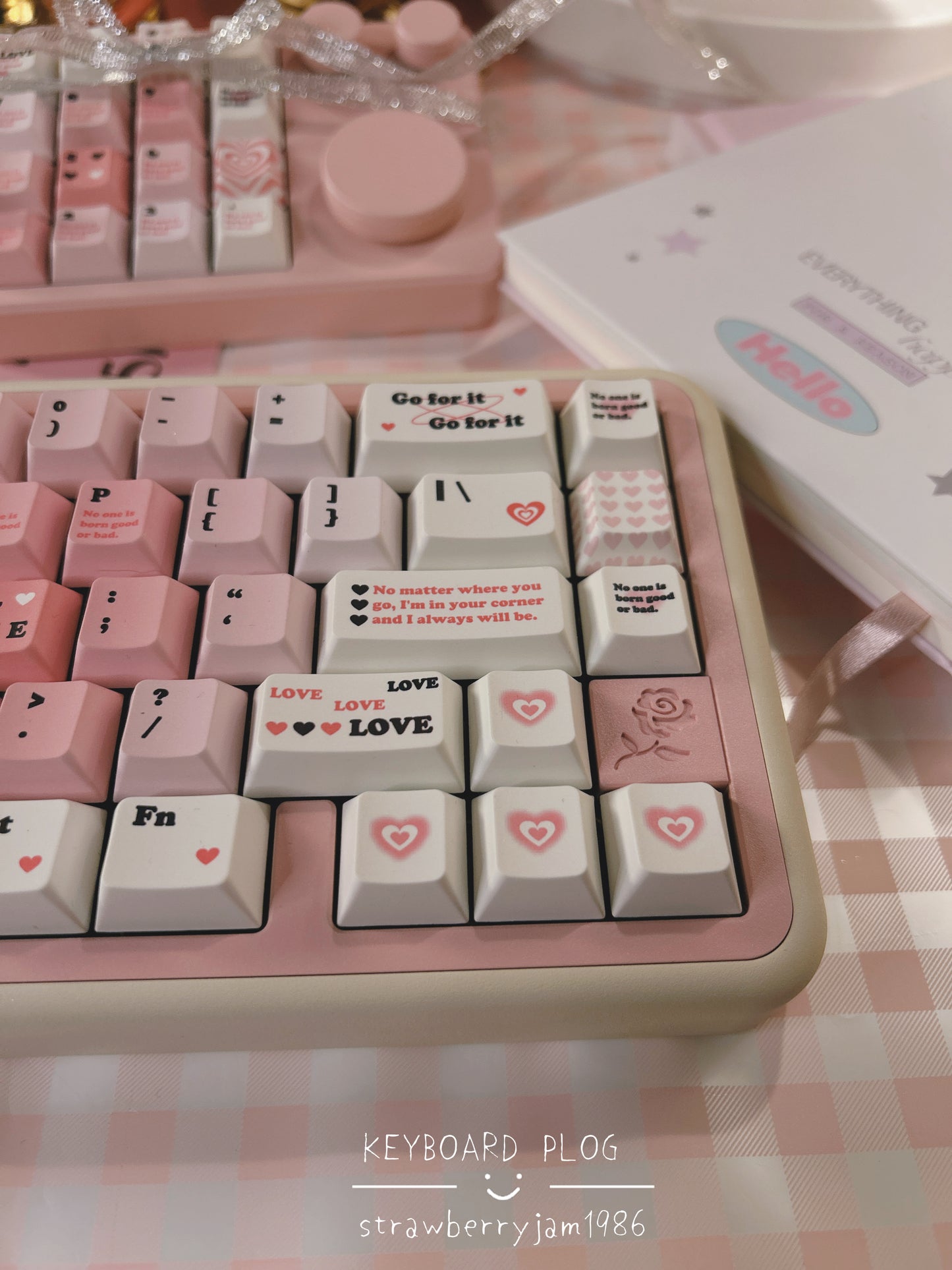 ONLY 1 INSTOCK Prebuilt Aluminum Customized Mechanical Keyboard ROSE65 Creamy Pink(not including the number pad)