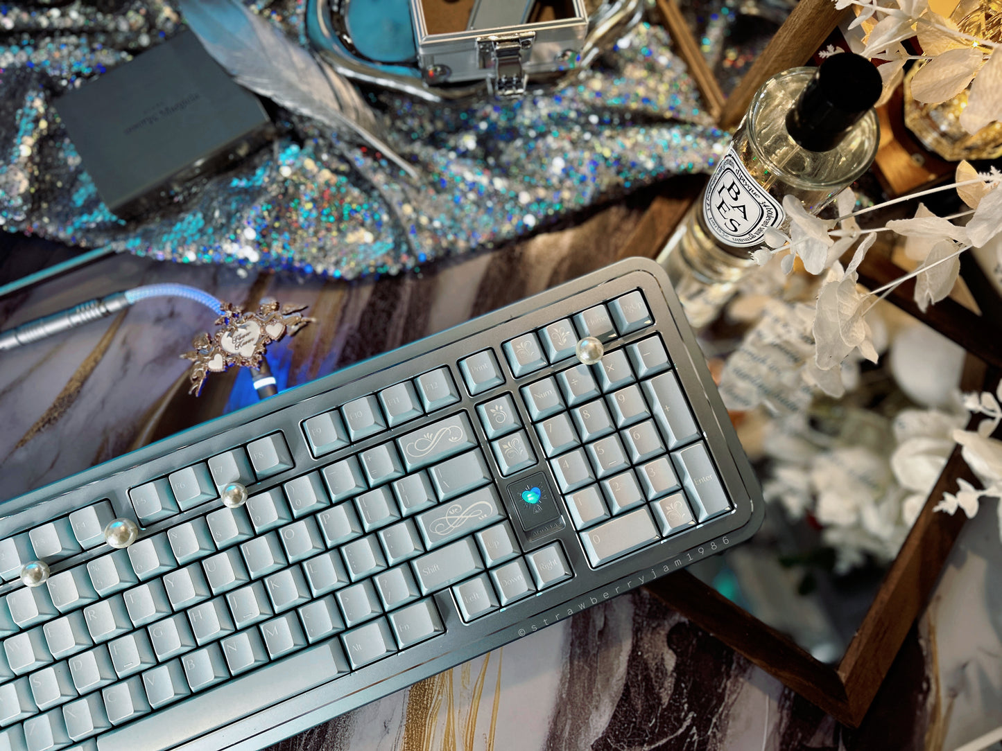 ONLY 1 Instock Prebuilt Aluminum Customized Mechanical Keyboard Rich98 Silver Blue Set With Pearl Blue keycap set(not including the Wristrest)