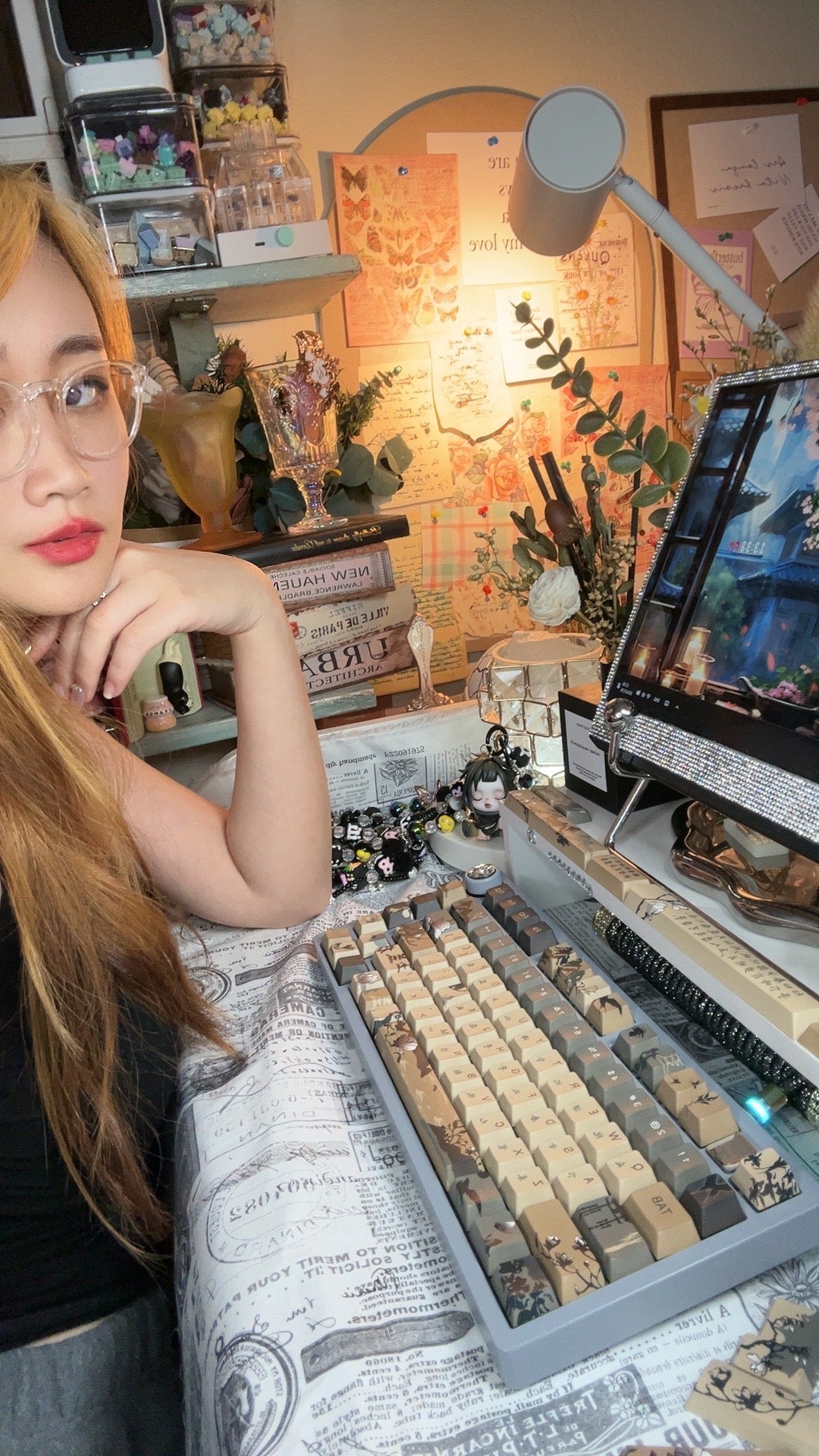 PREORDER Fully Assembled Hi75 Grey Customized Keyboard With Traditional Chinese Ink Painting Style Magnolia Keycap