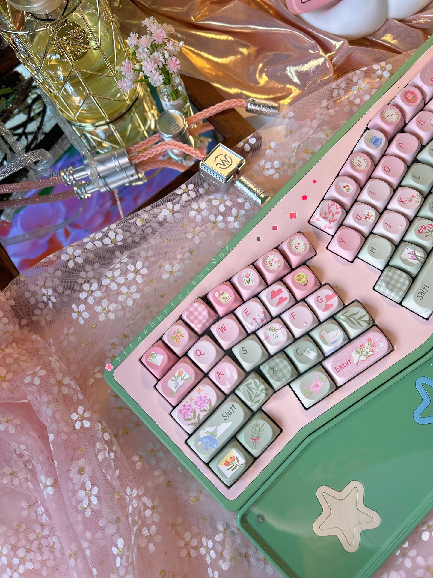 ONLY 1 INSTOCK Prebuilt Aluminum Customized Mechanical Keyboard StarAlice Pink Green Ergonomic Set With Wristrest (not including number pad)