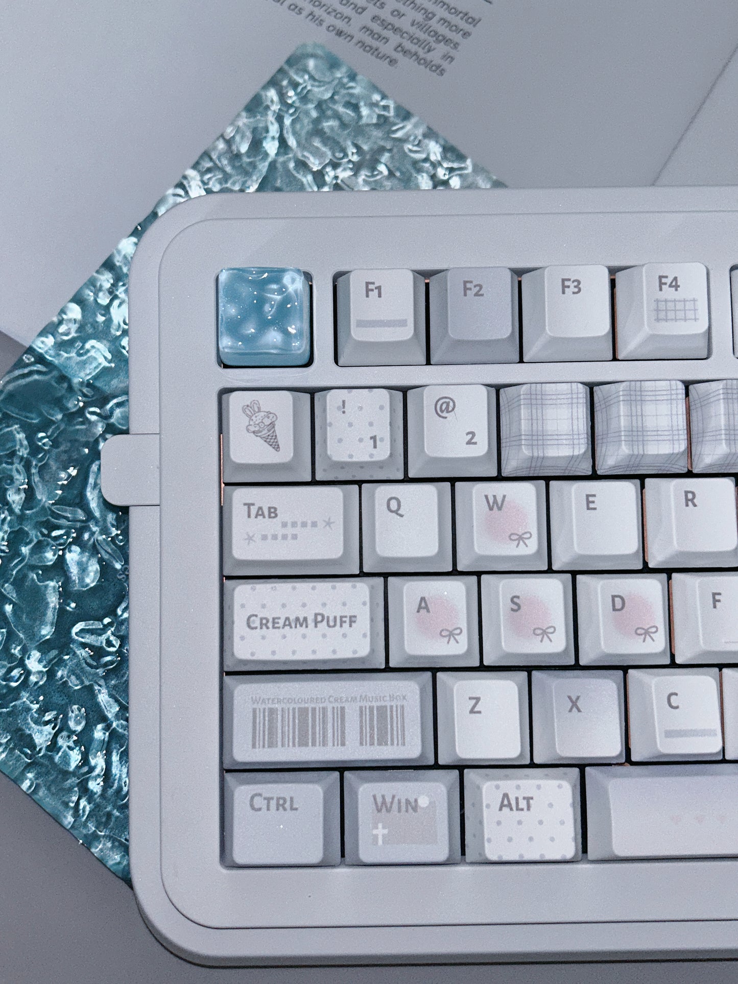 Preorder Prebuilt Aluminum Customized Mechanical Keyboard Soap75 White creamy thocky set