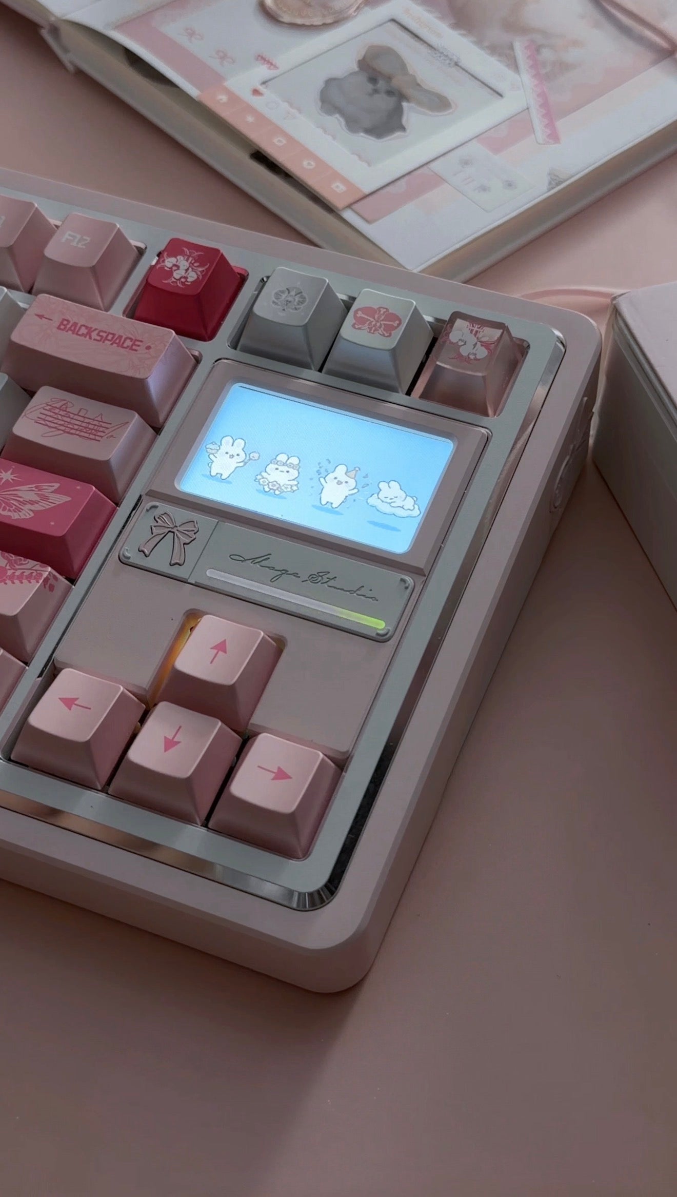 ONLY 1 Instock Pale Pink White Gift80 Prebuilt Aluminum Custom Mechanical Keyboard