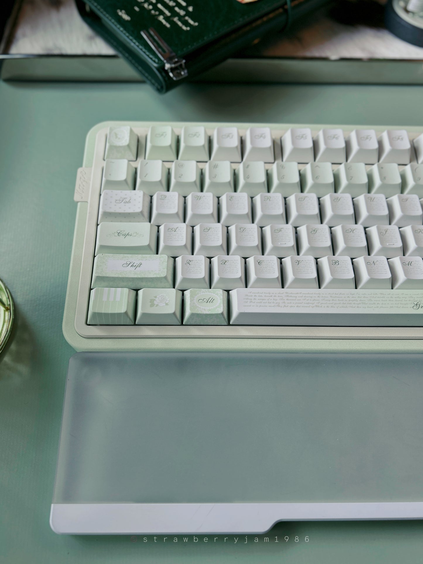 PREORDER Prebuilt Aluminum Customized Mechanical Keyboard LOVELETTER75 + blockboy bow pad set (not including wristrest)
