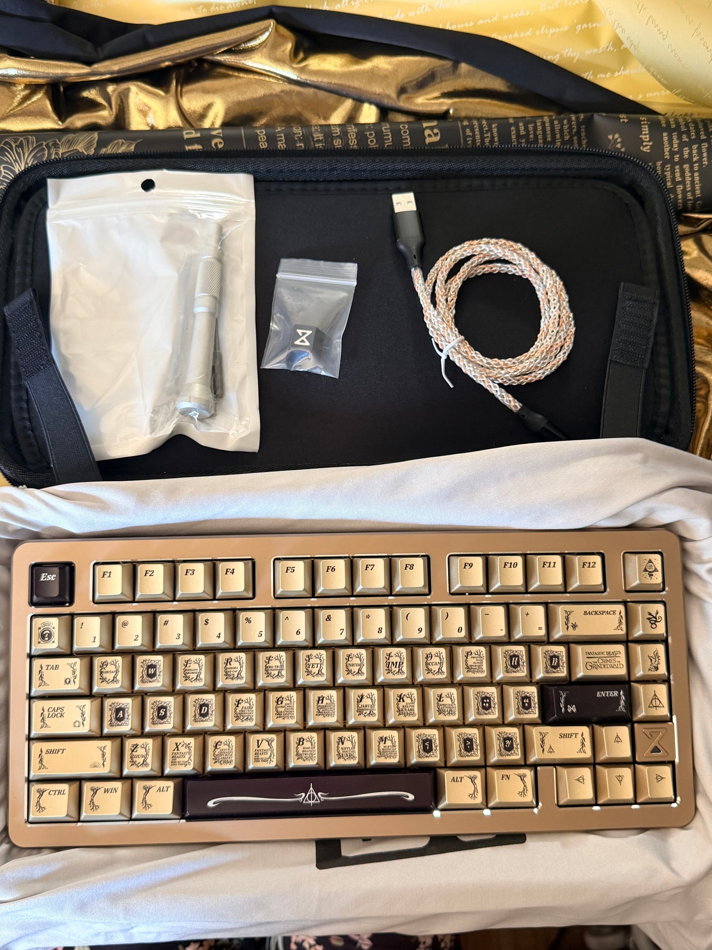 ONLY 1 Instock Prebuilt Aluminum Customized Mechanical Keyboard Buff75 Golden Black + taptempo Fantastic Beasts Medal-Coated Keycaps