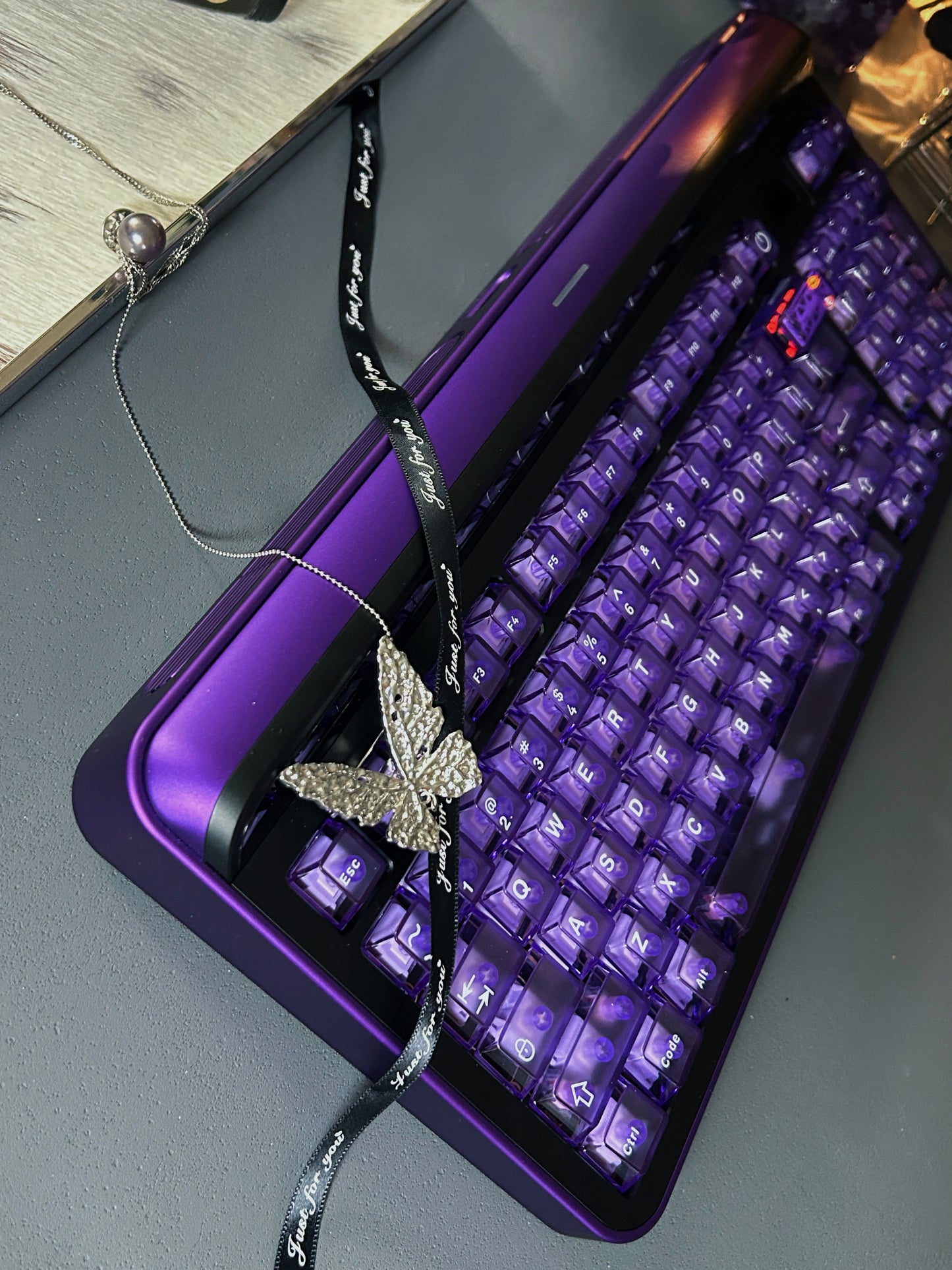 ONLY 1 Instock Prebuilt Aluminum Customized Mechanical Keyboard Targa98 Black Purple Set(not including artisan and shooting decoration)