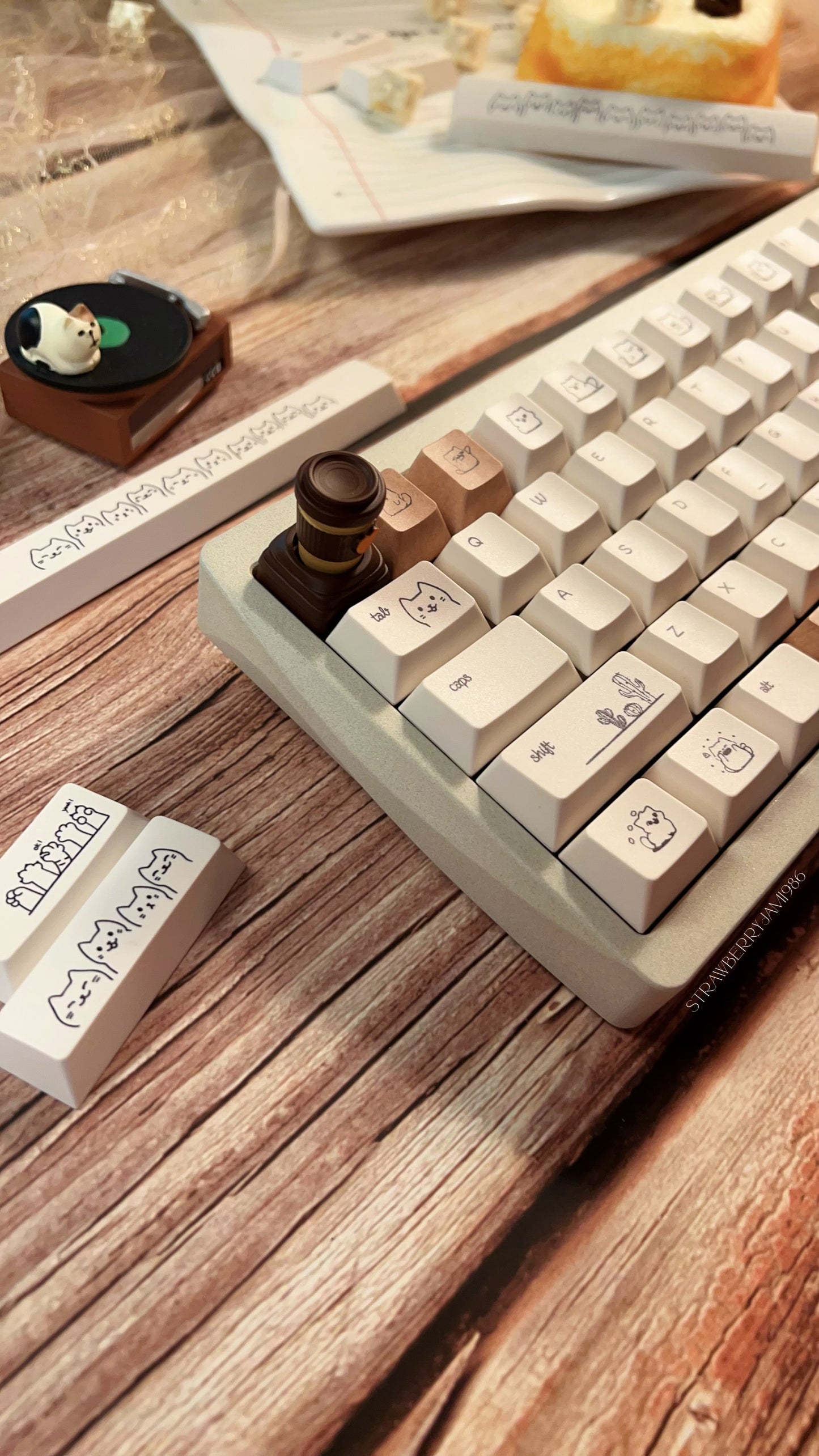 122 BeeFun Dune Cat Sand Beige Minimalist Keycap Cherry Profile 144-keys