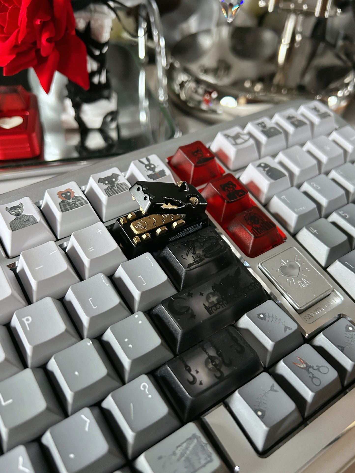 Preorder Prebuilt Aluminum Customized Mechanical Keyboard Rich98 Silver Set(not including the crocodile artisan or hearted decoration tray)