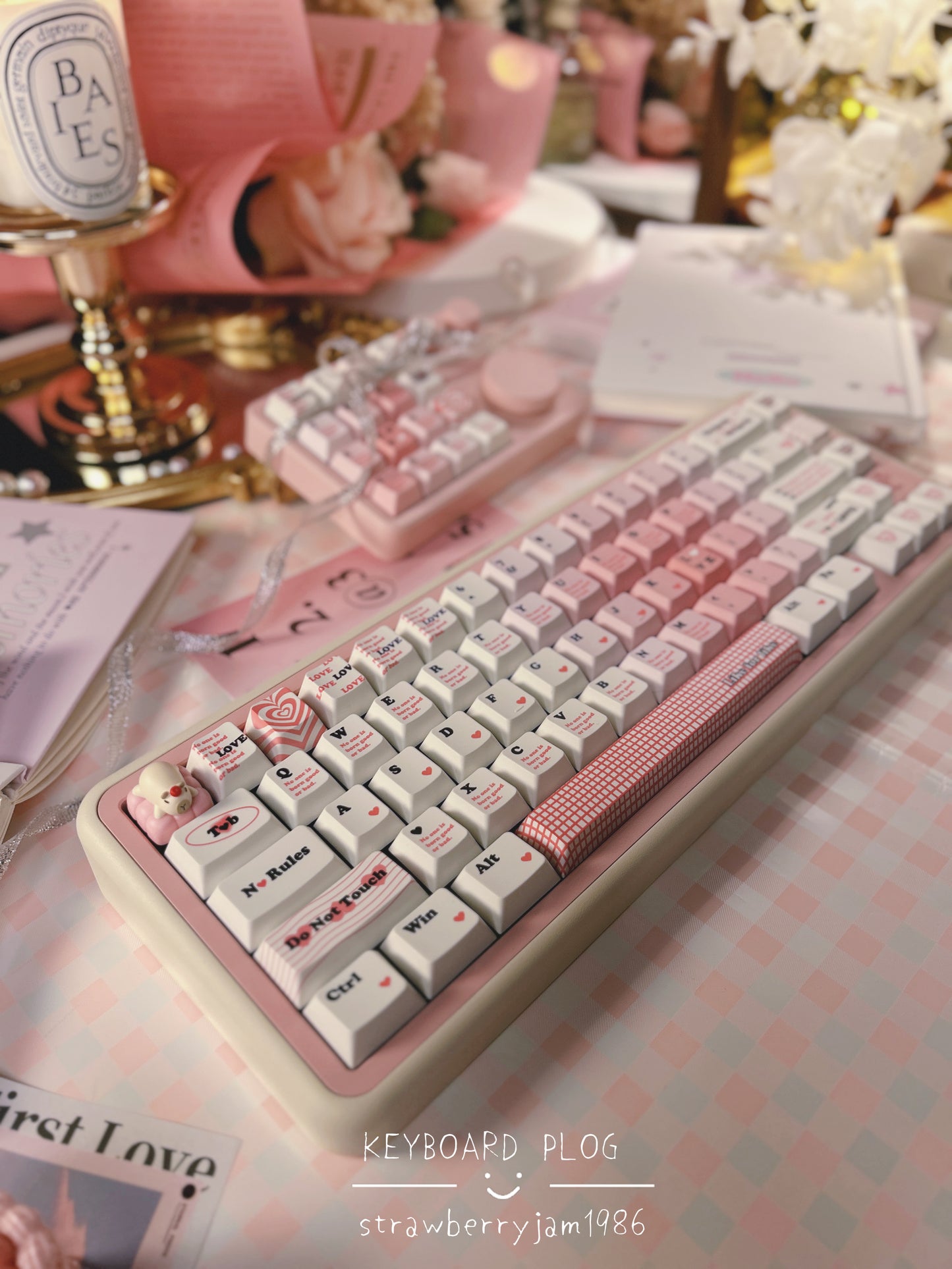 ONLY 1 INSTOCK Prebuilt Aluminum Customized Mechanical Keyboard ROSE65 Creamy Pink(not including the number pad)