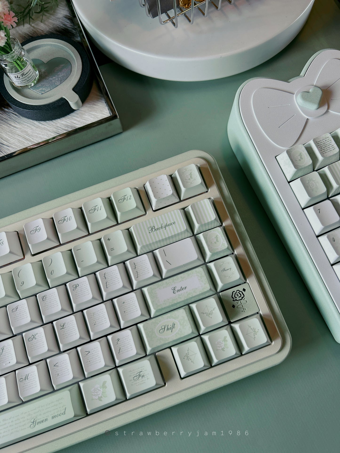 PREORDER Prebuilt Aluminum Customized Mechanical Keyboard LOVELETTER75 + blockboy bow pad set (not including wristrest)