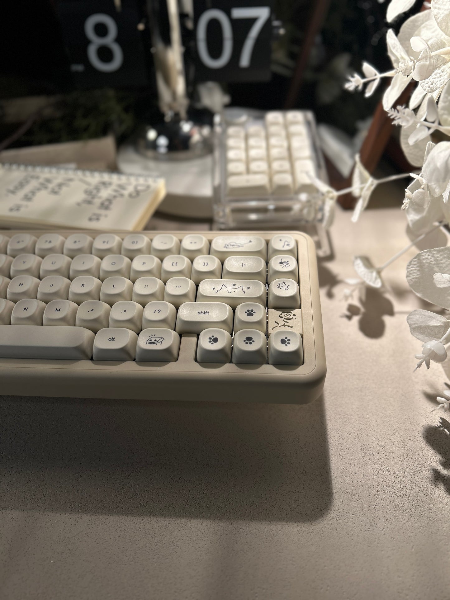 ONLY 1 INSTOCK Prebuilt Aluminum Customized Mechanical Keyboard ROSE65 Creamy white set