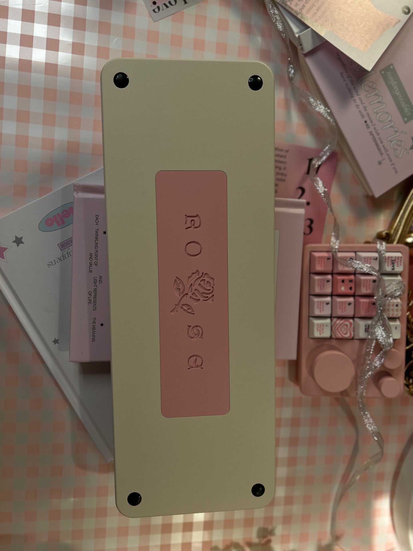 ONLY 1 INSTOCK Prebuilt Aluminum Customized Mechanical Keyboard ROSE65 Creamy Pink(not including the number pad)