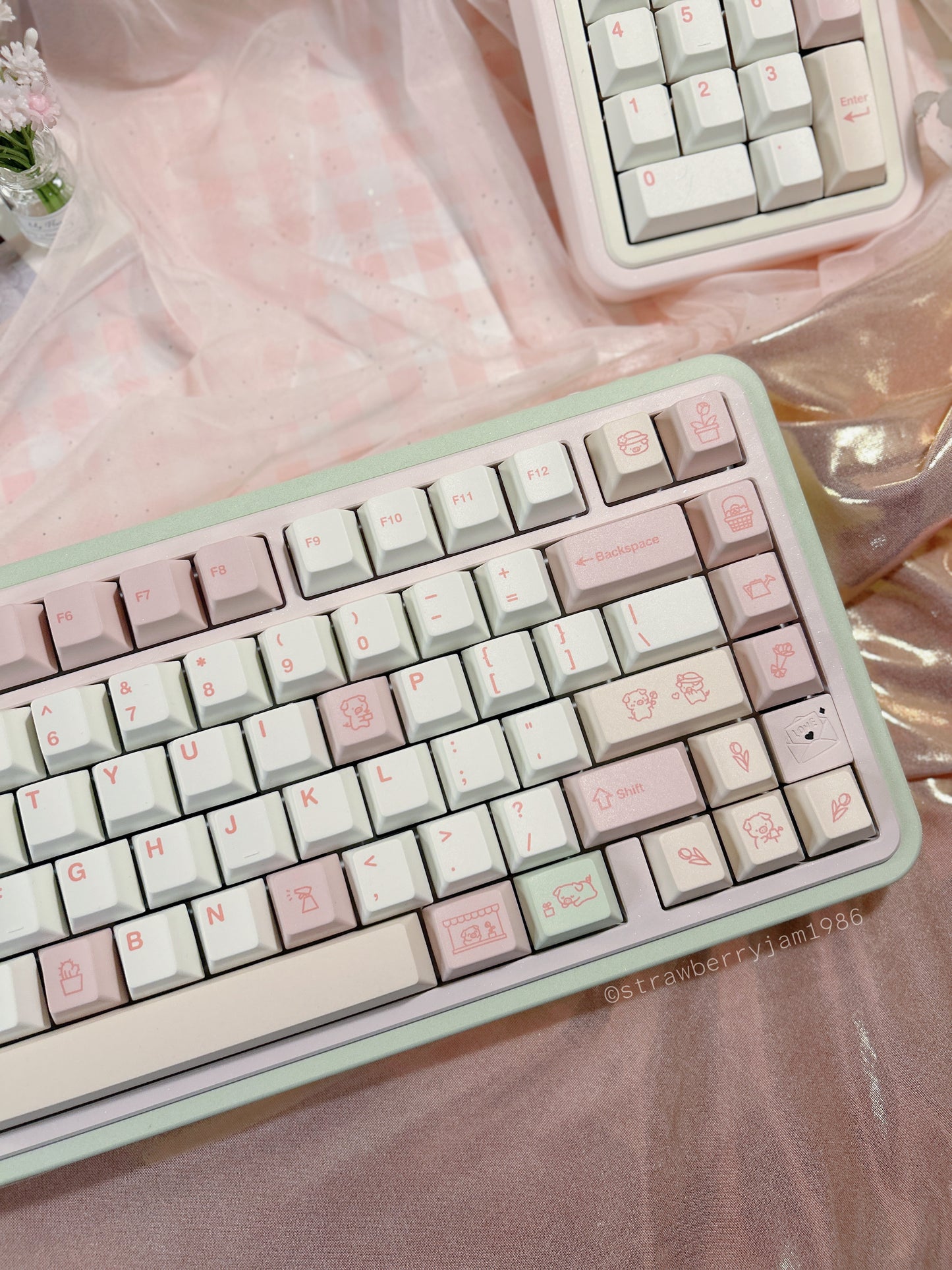 ONLY 1 INSTOCK Prebuilt Aluminum Customized Mechanical Keyboard Loveletter75 ➕ number padset