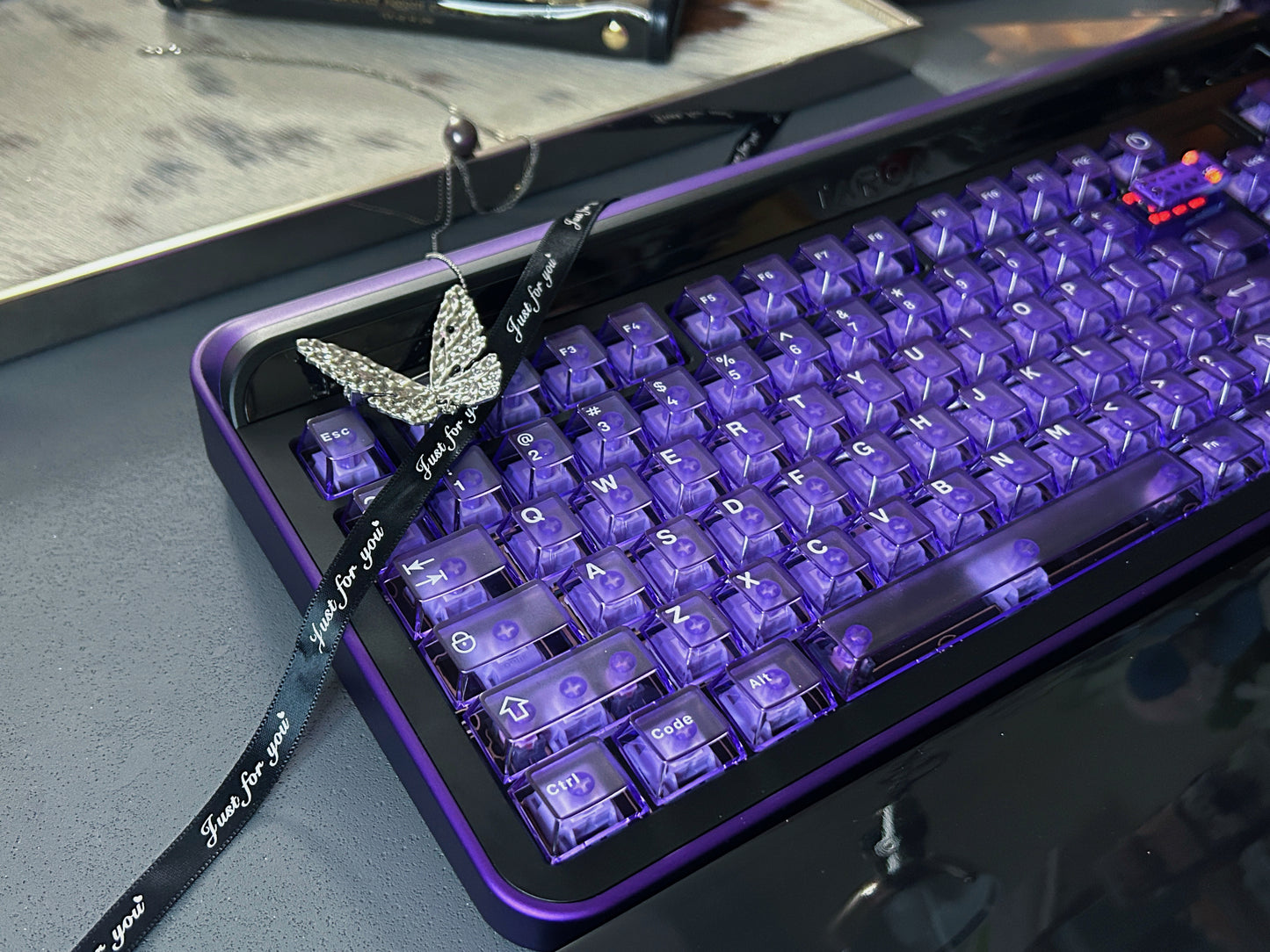 ONLY 1 Instock Prebuilt Aluminum Customized Mechanical Keyboard Targa98 Black Purple Set(not including artisan and shooting decoration)