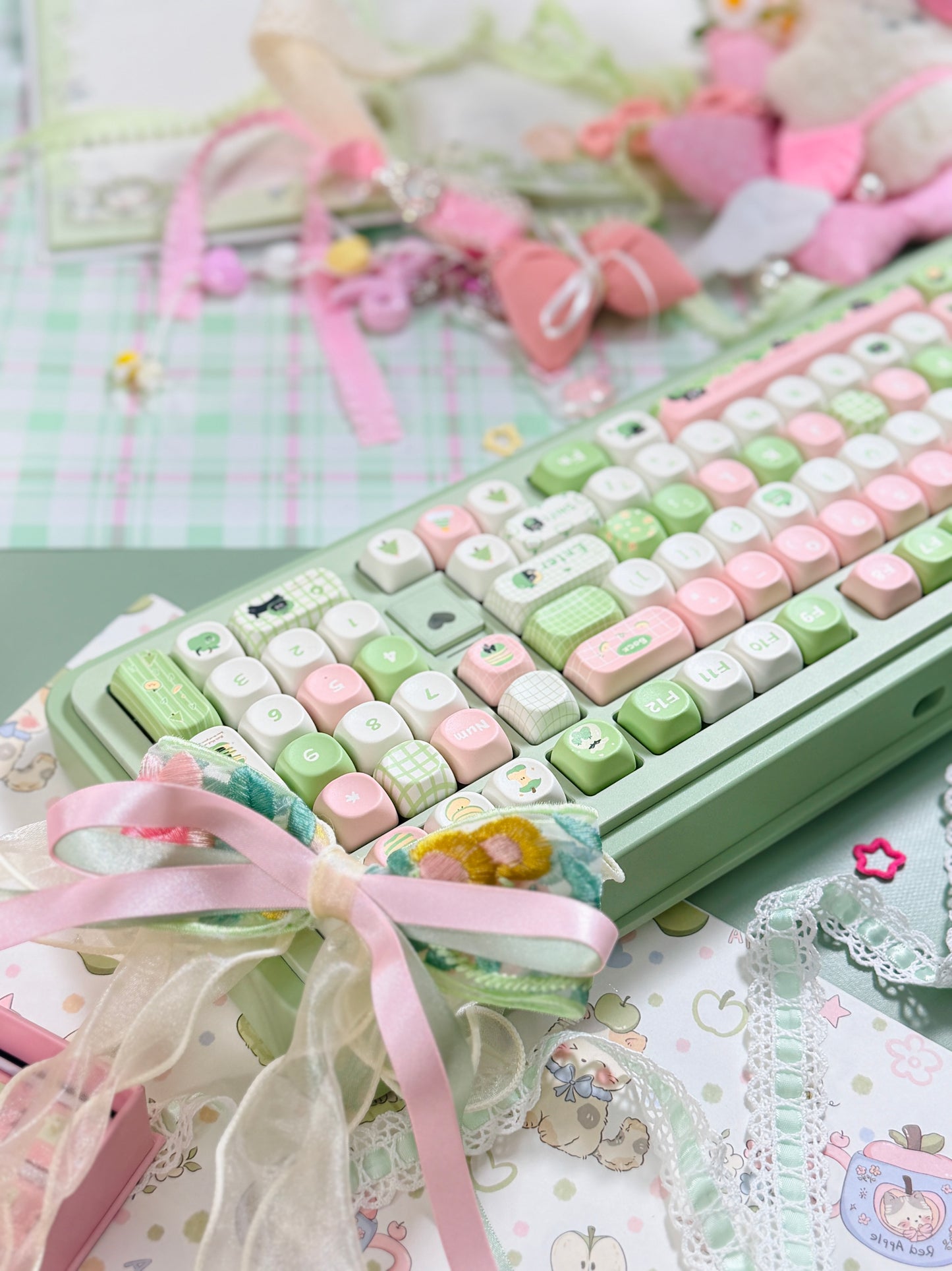 ONLY 1 Instock Prebuilt Aluminum Customized Mechanical Keyboard Rich98 Green Pink Set