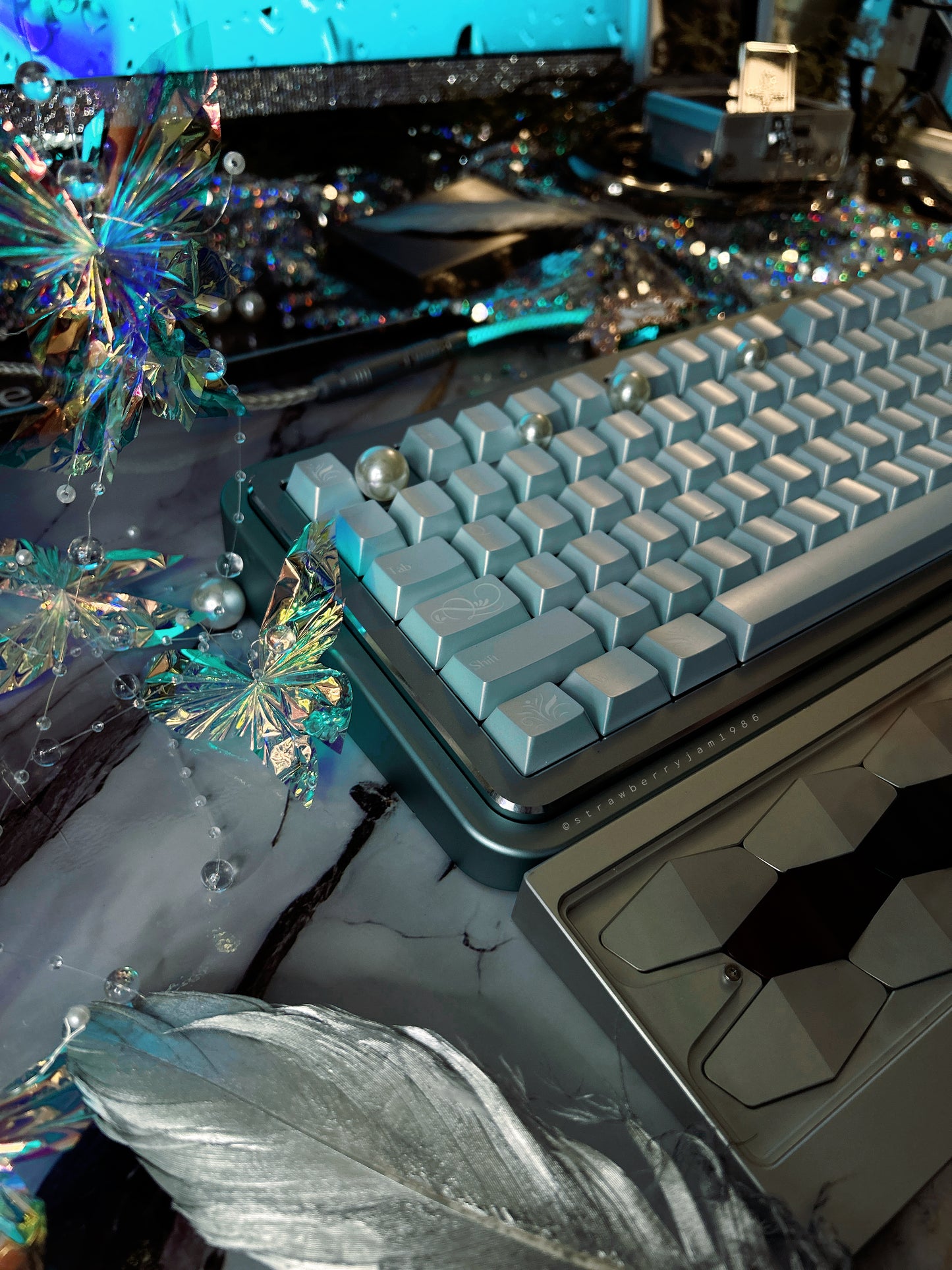 ONLY 1 Instock Prebuilt Aluminum Customized Mechanical Keyboard Rich98 Silver Blue Set With Pearl Blue keycap set(not including the Wristrest)