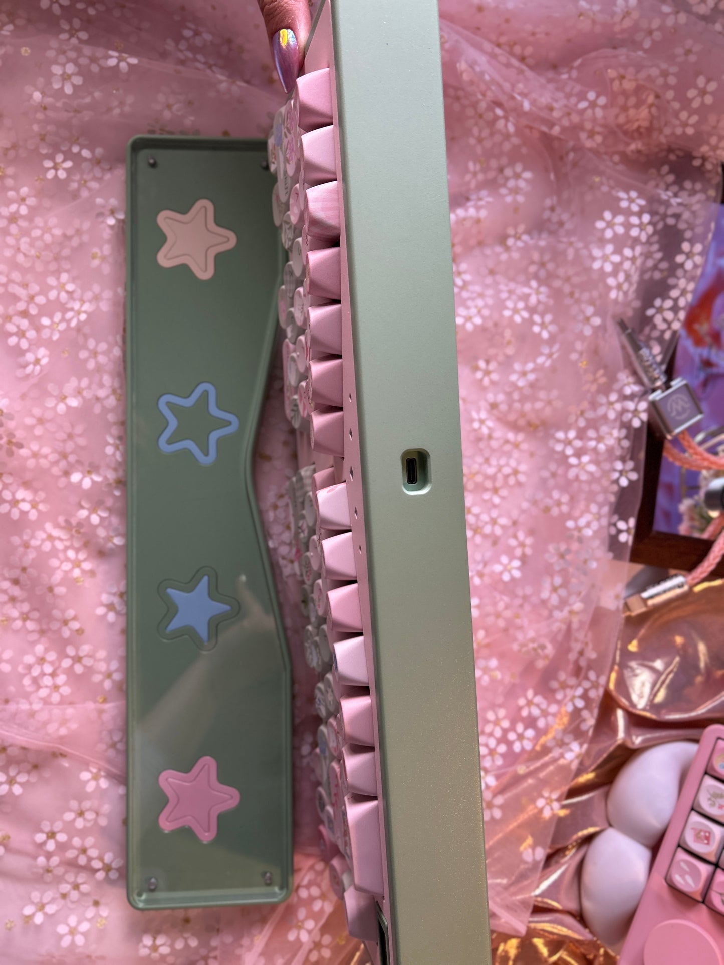 ONLY 1 INSTOCK Prebuilt Aluminum Customized Mechanical Keyboard StarAlice Pink Green Ergonomic Set With Wristrest (not including number pad)