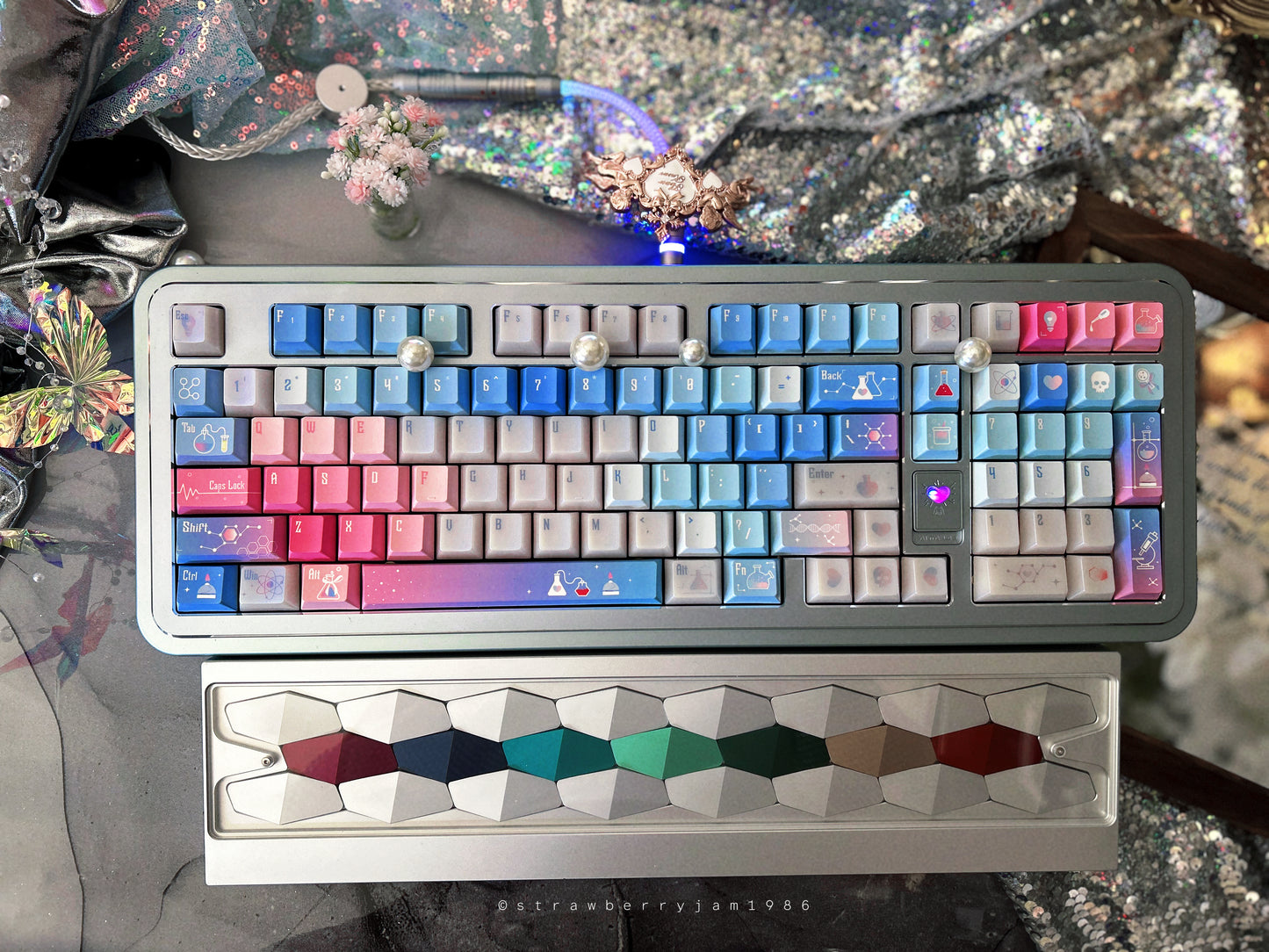 Preorder Prebuilt Aluminum Customized Mechanical Keyboard Rich98 Silver Blue Set With Heartbeat Lab keycap set(not including the Wristrest)
