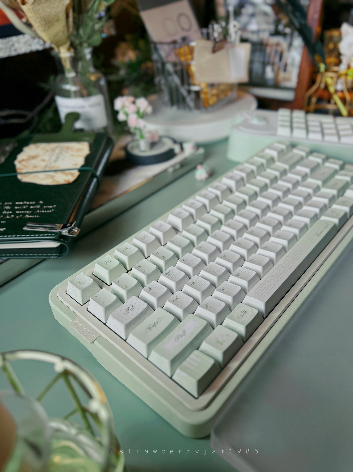 PREORDER Prebuilt Aluminum Customized Mechanical Keyboard LOVELETTER75 + blockboy bow pad set (not including wristrest)