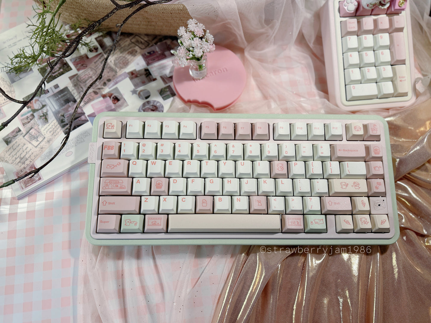 ONLY 1 INSTOCK Prebuilt Aluminum Customized Mechanical Keyboard Loveletter75 ➕ number padset