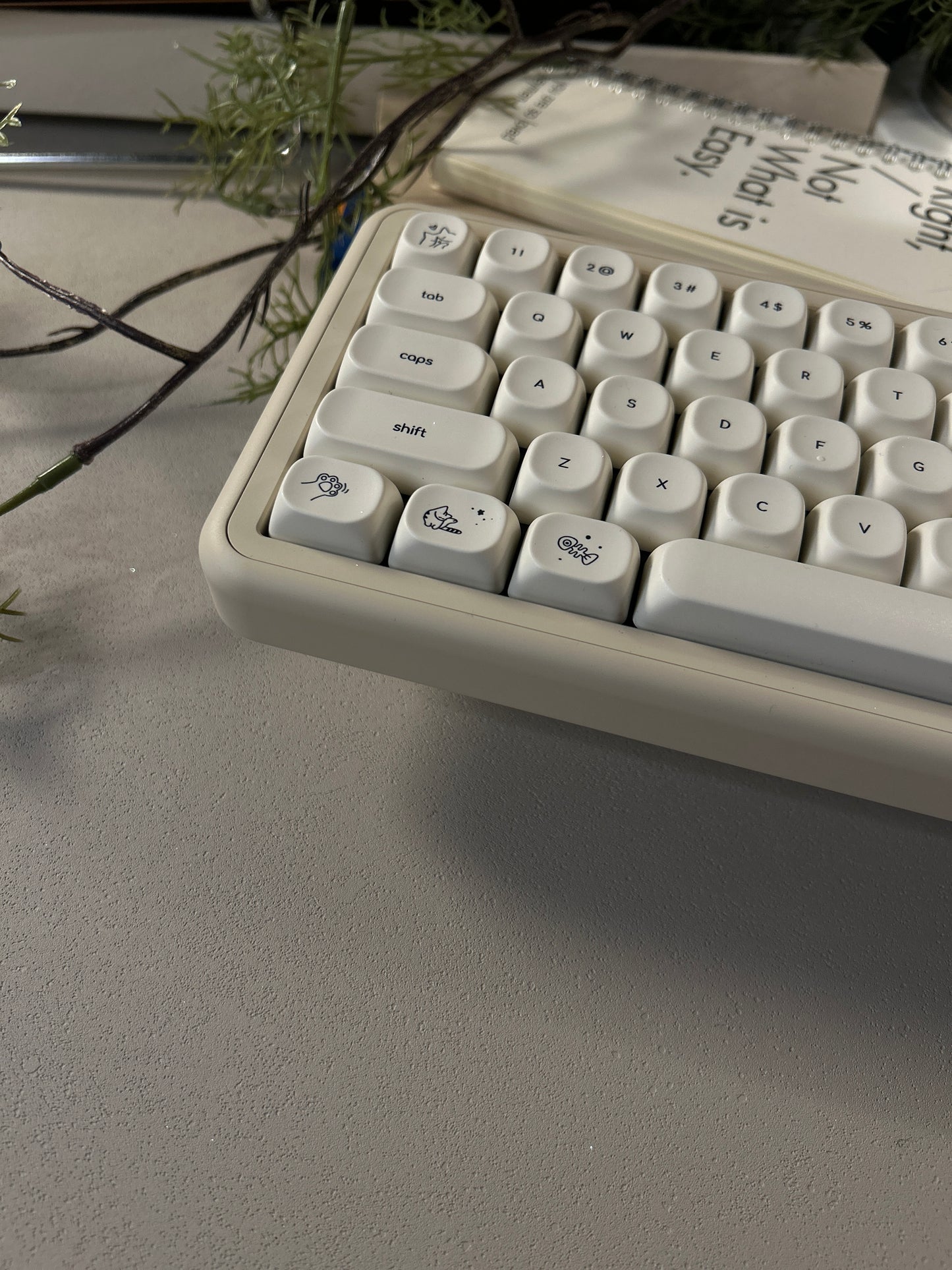 ONLY 1 INSTOCK Prebuilt Aluminum Customized Mechanical Keyboard ROSE65 Creamy white set