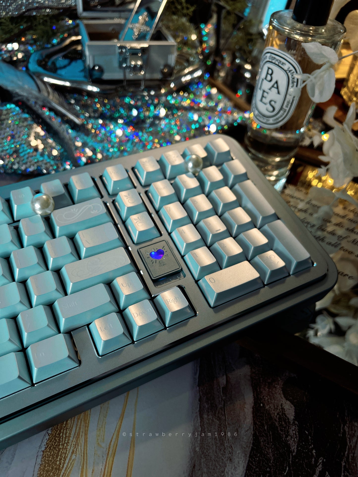 ONLY 1 Instock Prebuilt Aluminum Customized Mechanical Keyboard Rich98 Silver Blue Set With Pearl Blue keycap set(not including the Wristrest)
