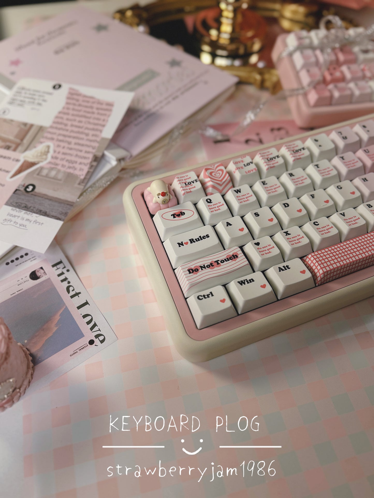 ONLY 1 INSTOCK Prebuilt Aluminum Customized Mechanical Keyboard ROSE65 Creamy Pink(not including the number pad)