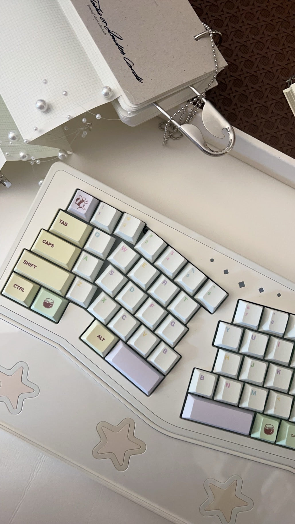Prebuilt Aluminum Customized Mechanical Keyboard Staralice Ergonomic Cream White Set With Wristrest(not including number pad)