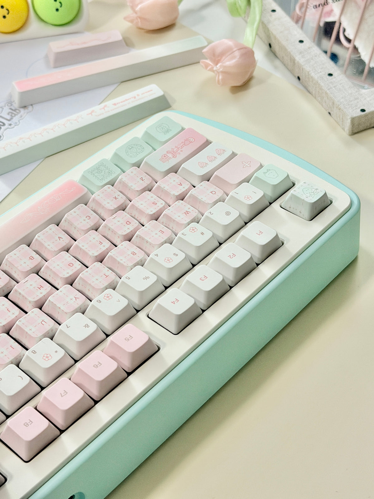 #0314 Bunny Berry Roll Pastel Strawberry Milk & Mint Green Keycap Set – Kawaii Pink Cream Cute Cartoon Mechanical Keyboard Keycaps