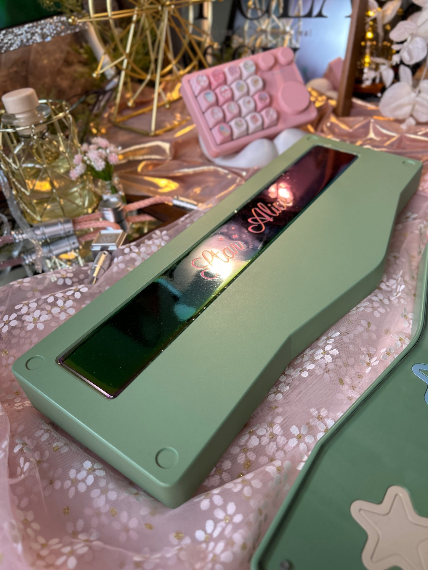 ONLY 1 INSTOCK Prebuilt Aluminum Customized Mechanical Keyboard StarAlice Pink Green Ergonomic Set With Wristrest (not including number pad)
