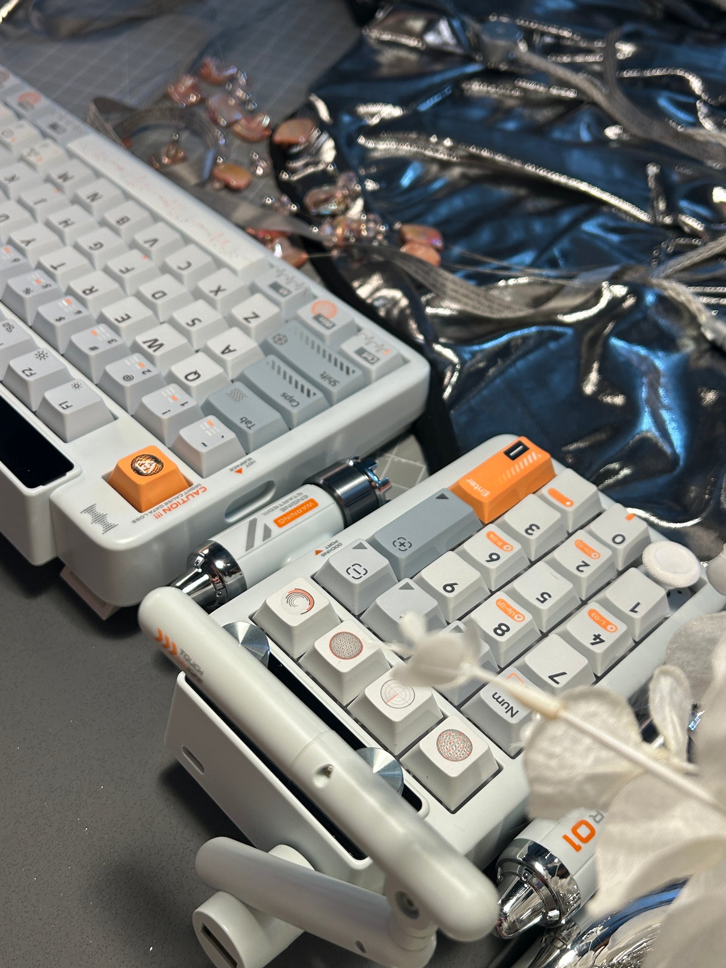 Unboxing Sample For Sales ONLY 1 Instock KeysMe Lunar 01 Mechanical Keyboard + Pad Set