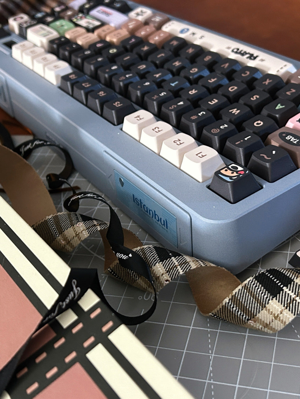 ONLY 1 Instock Prebuilt Aluminum Customized Mechanical Keyboard Matrix Meta75 Istanbul Dirty Blue Set (With Switch & Keycaps)