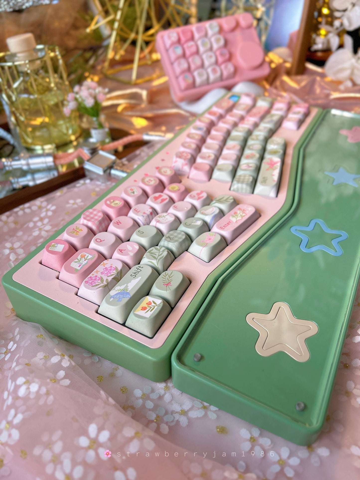 ONLY 1 INSTOCK Prebuilt Aluminum Customized Mechanical Keyboard StarAlice Pink Green Ergonomic Set With Wristrest (not including number pad)