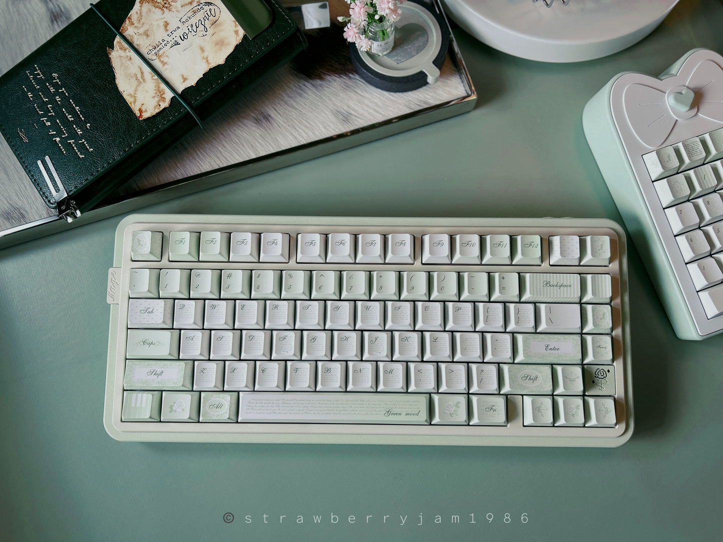PREORDER Prebuilt Aluminum Customized Mechanical Keyboard LOVELETTER75 + blockboy bow pad set (not including wristrest)