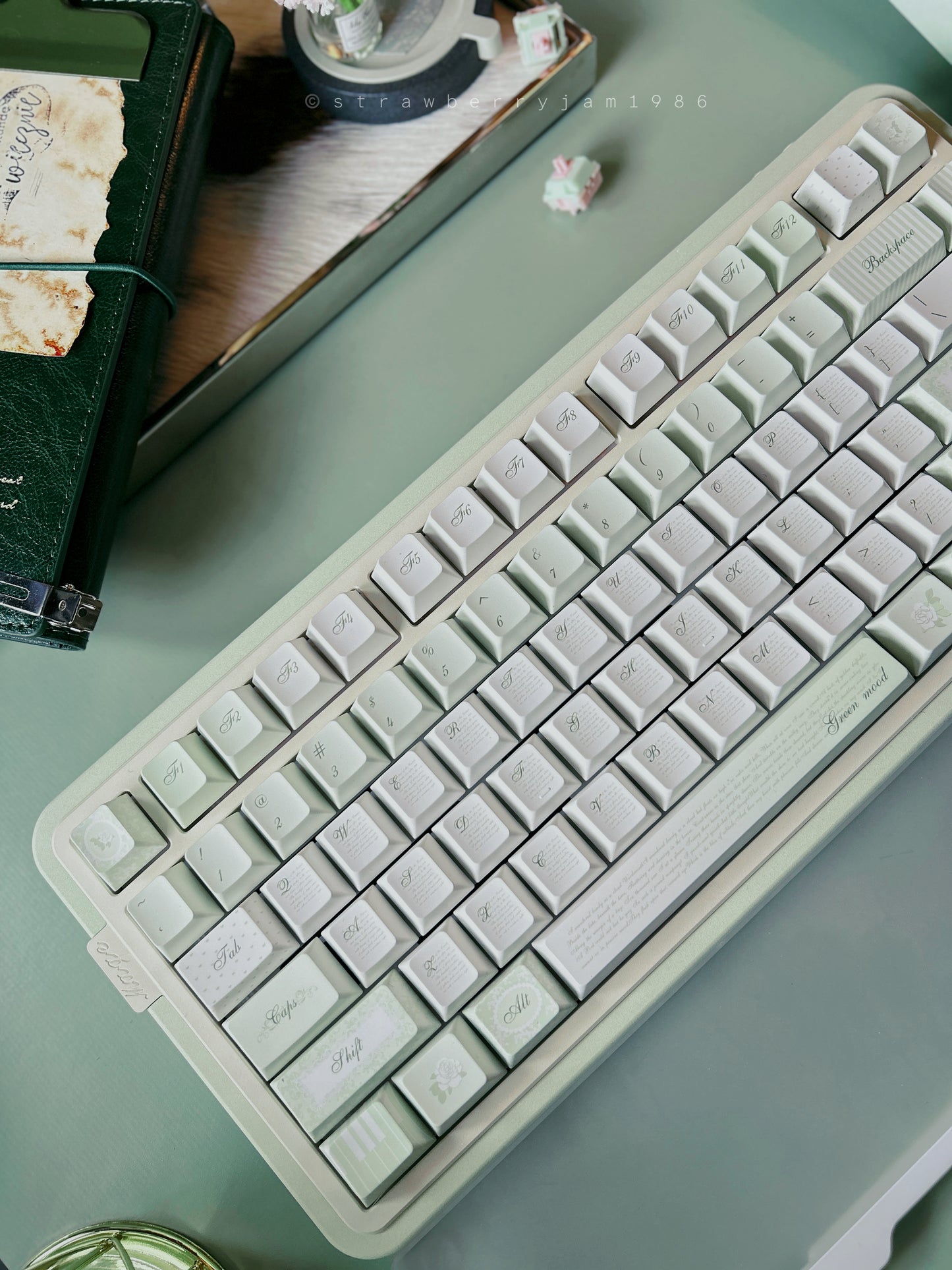 PREORDER Prebuilt Aluminum Customized Mechanical Keyboard LOVELETTER75 + blockboy bow pad set (not including wristrest)