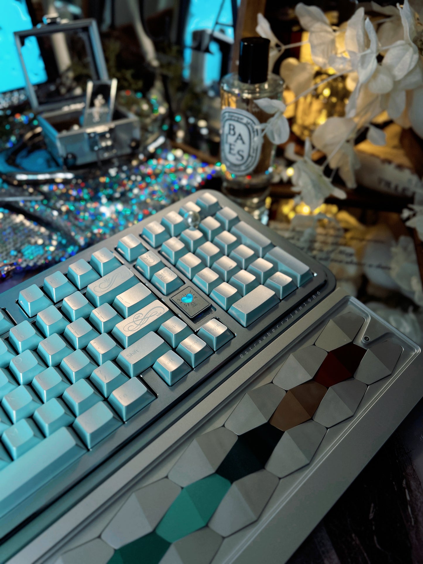 ONLY 1 Instock Prebuilt Aluminum Customized Mechanical Keyboard Rich98 Silver Blue Set With Pearl Blue keycap set(not including the Wristrest)
