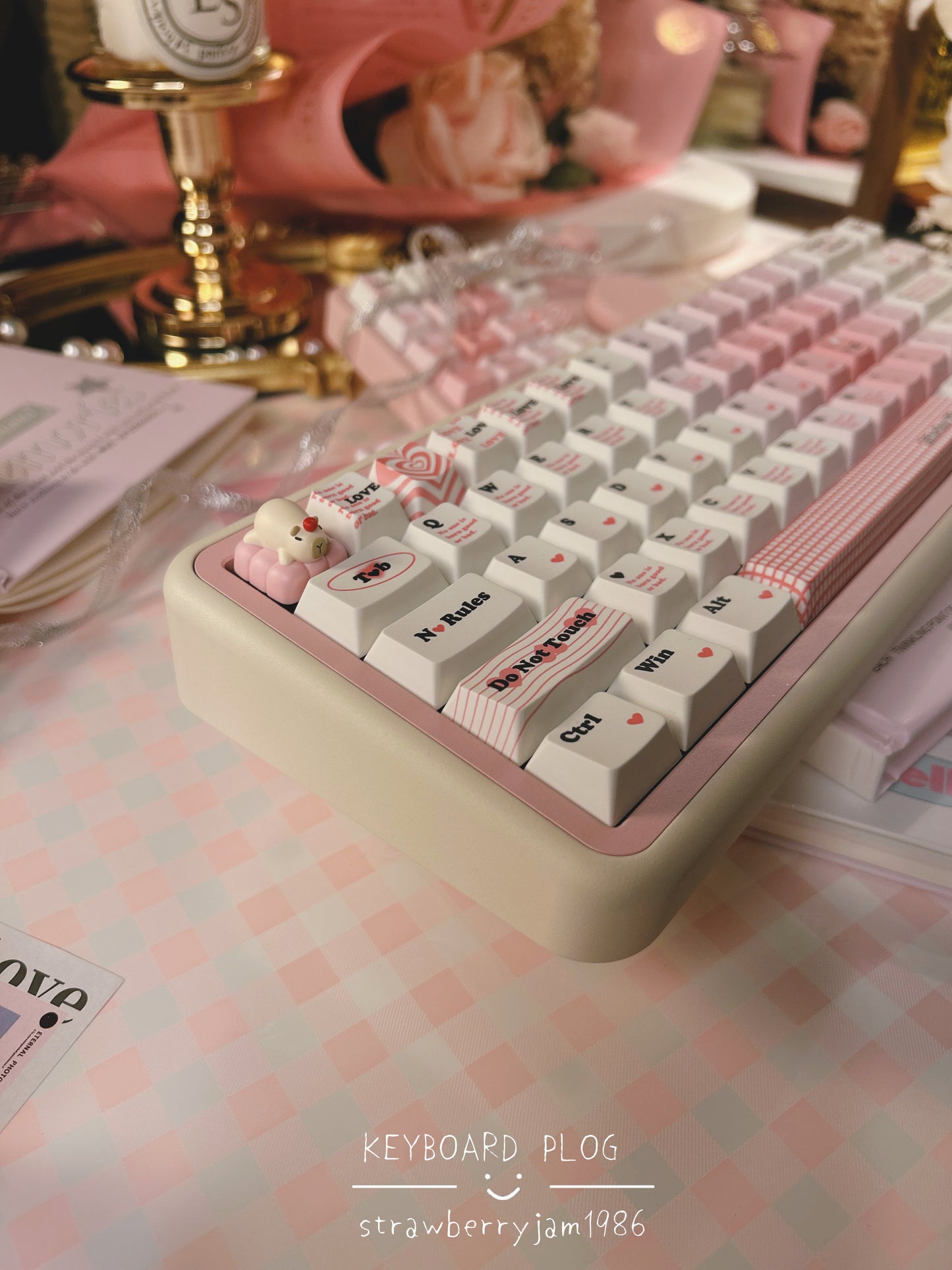 ONLY 1 INSTOCK Prebuilt Aluminum Customized Mechanical Keyboard ROSE65 Creamy Pink(not including the number pad)