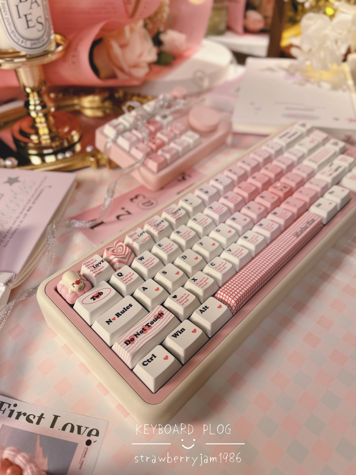 ONLY 1 INSTOCK Prebuilt Aluminum Customized Mechanical Keyboard ROSE65 Creamy Pink(not including the number pad)