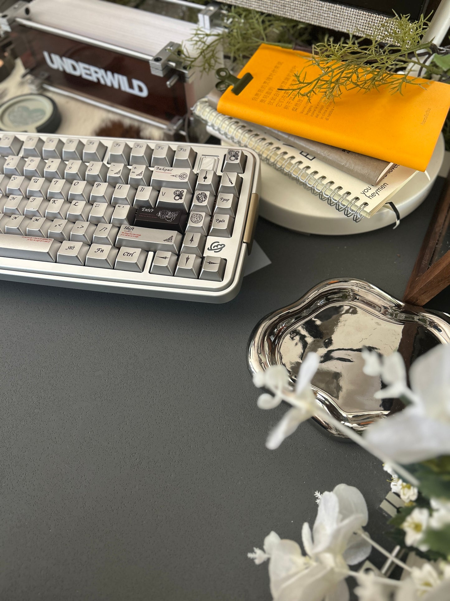 PREORDER Prebuilt Aluminum Customized Mechanical Keyboard Bread75 Silver Keyboard Set