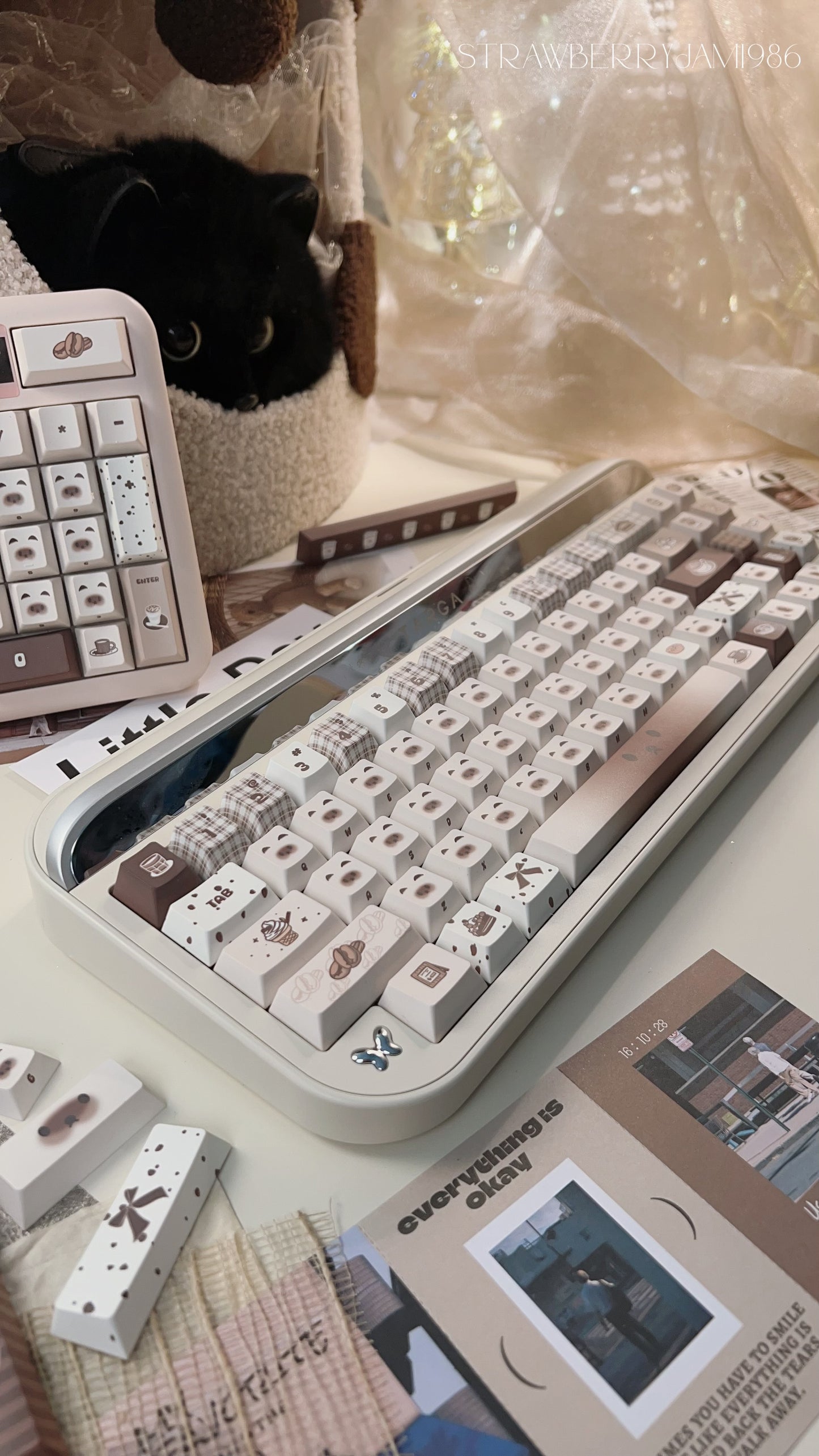 「Preorder」Prebuilt Targa65 Cream Beige Aluminum Customized Mechanical Keyboard With Cat Coffee Keycap